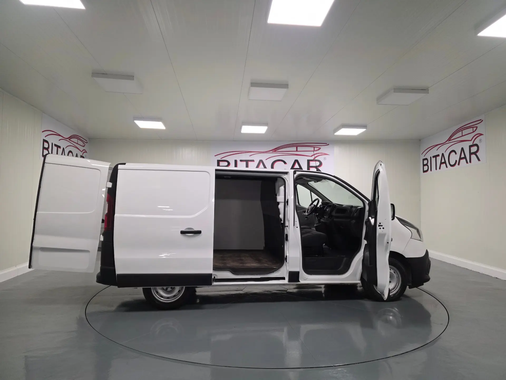 Renault Trafic 2.0 DCI L1H1 120CV IVA DEDUTIVEL 39