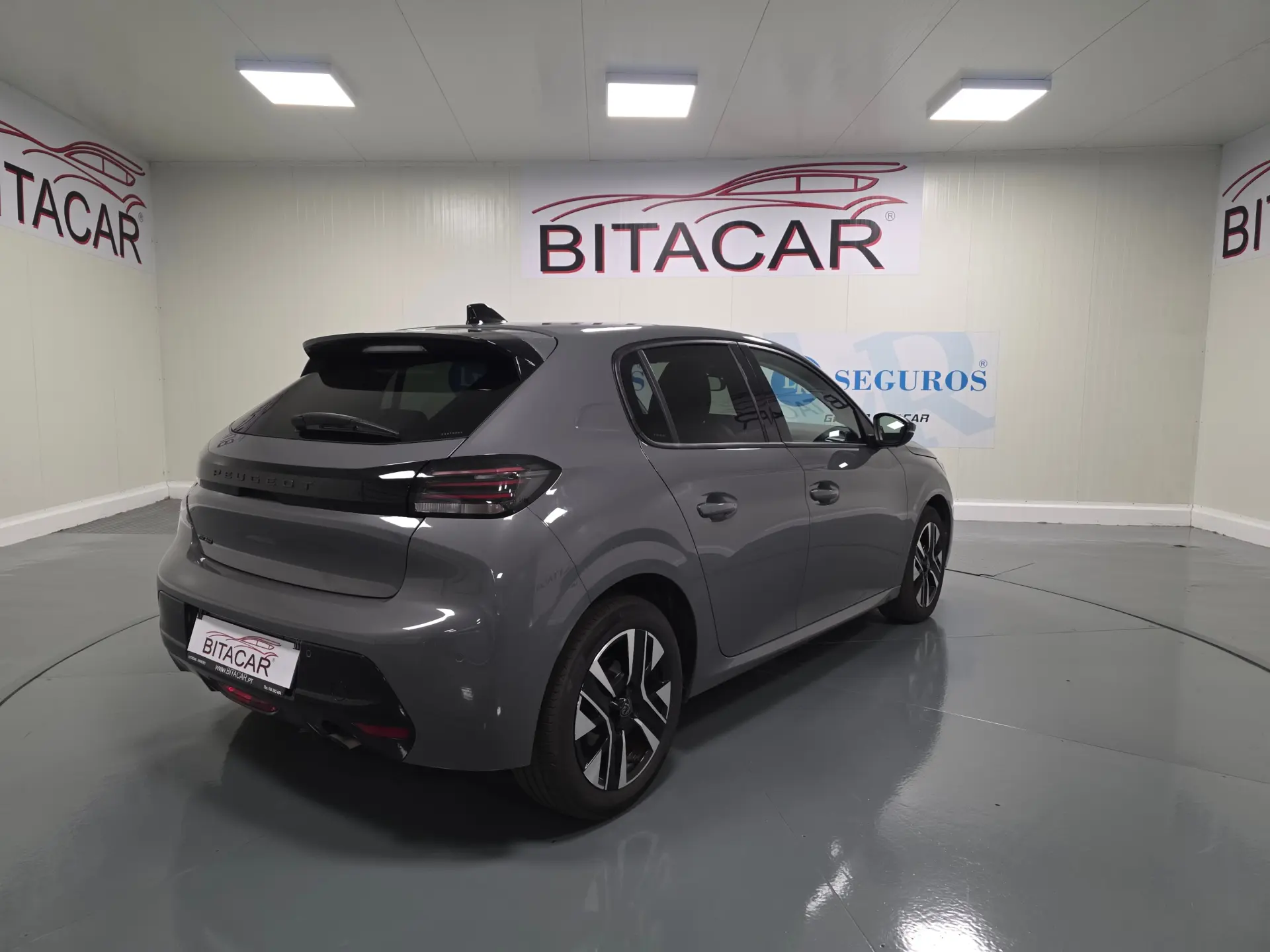 Peugeot 208 ALLURE 32