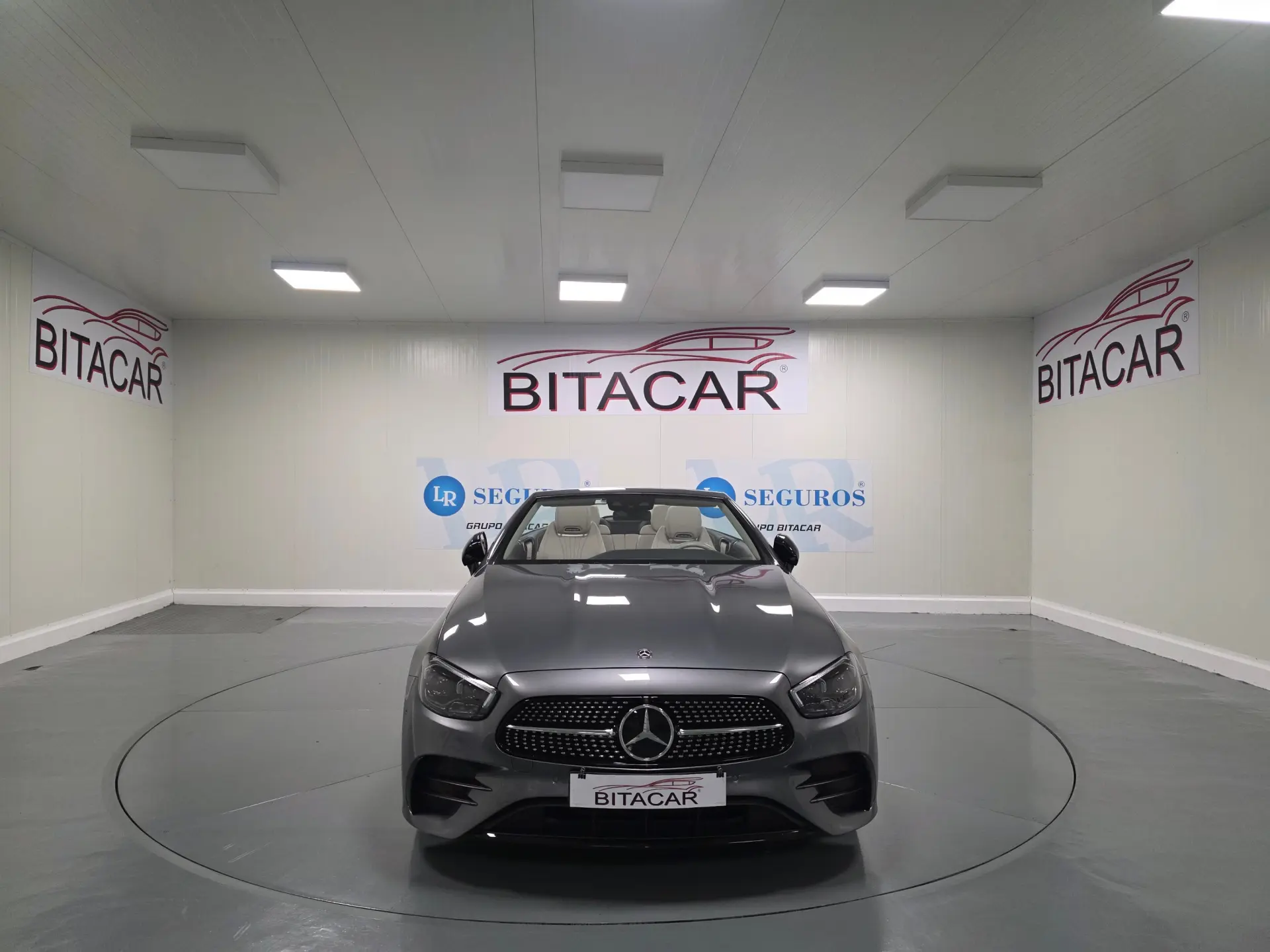 Mercedes-Benz E 300 AMG CABRIO 14