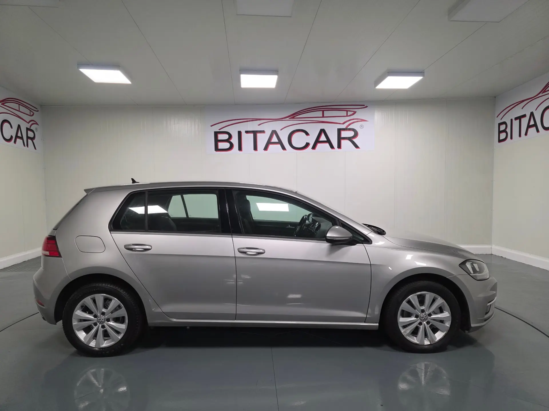 Volkswagen Golf 1.6 TDI CONFORTLINE 40