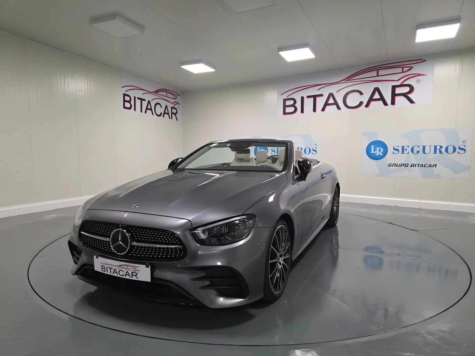 Mercedes-Benz E 300 AMG CABRIO 12