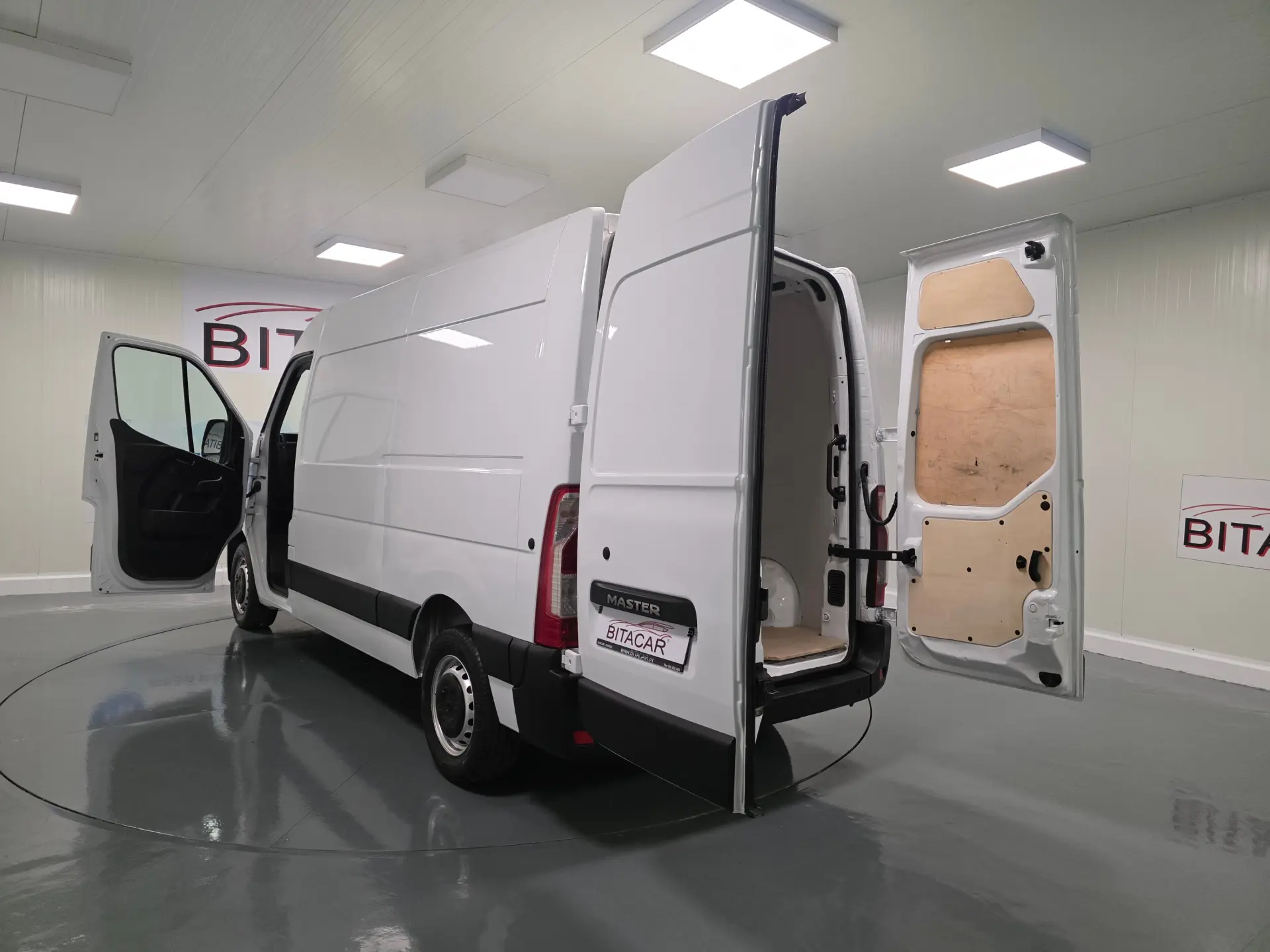 Renault Master L2H2 2.3 DCI 135CV GPS IVA DEDUTIVEL 36