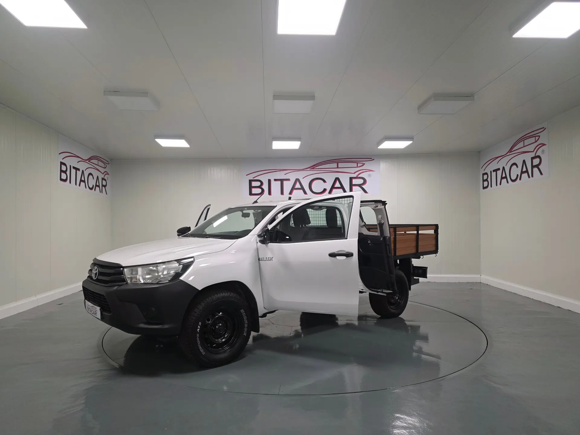 Toyota Hilux 2.4 D-4D 2WD CD 5