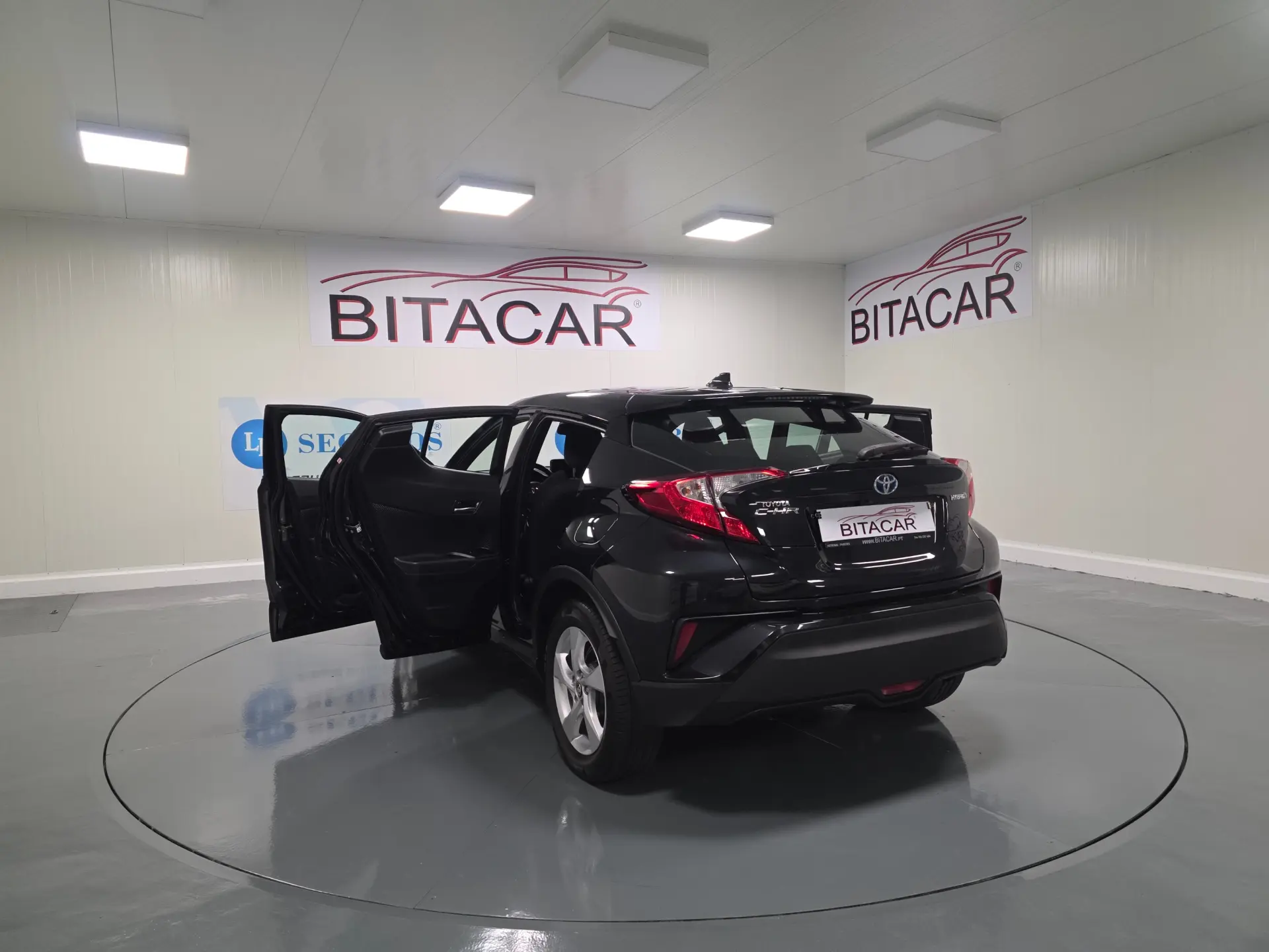 Toyota C-HR 1.8 HSD CONFORT 37