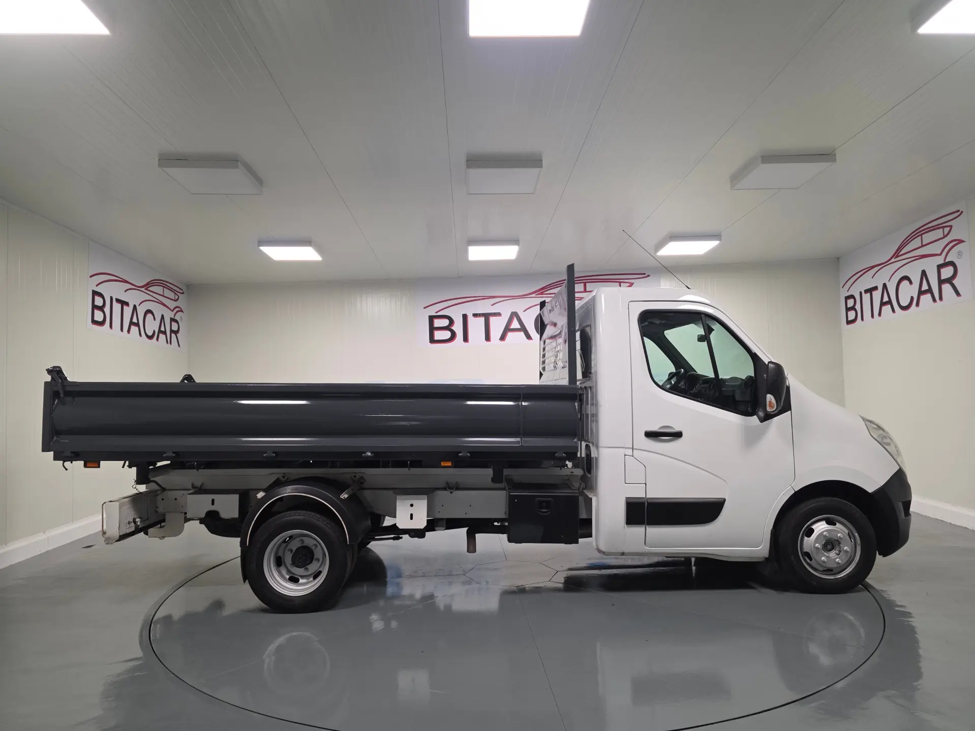 Renault Master 2.3 DCI 130CV BASCULANTE 24