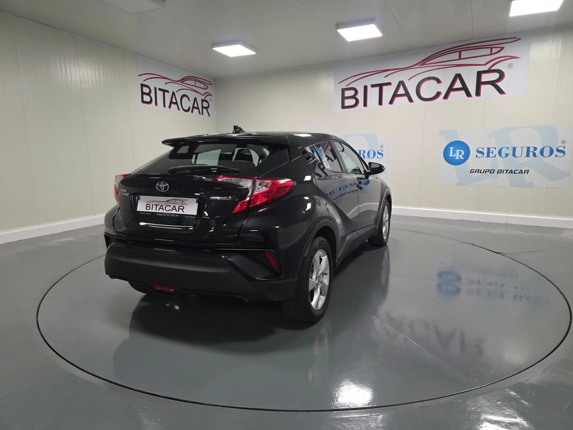 Toyota C-HR 1.8 HSD CONFORT 26