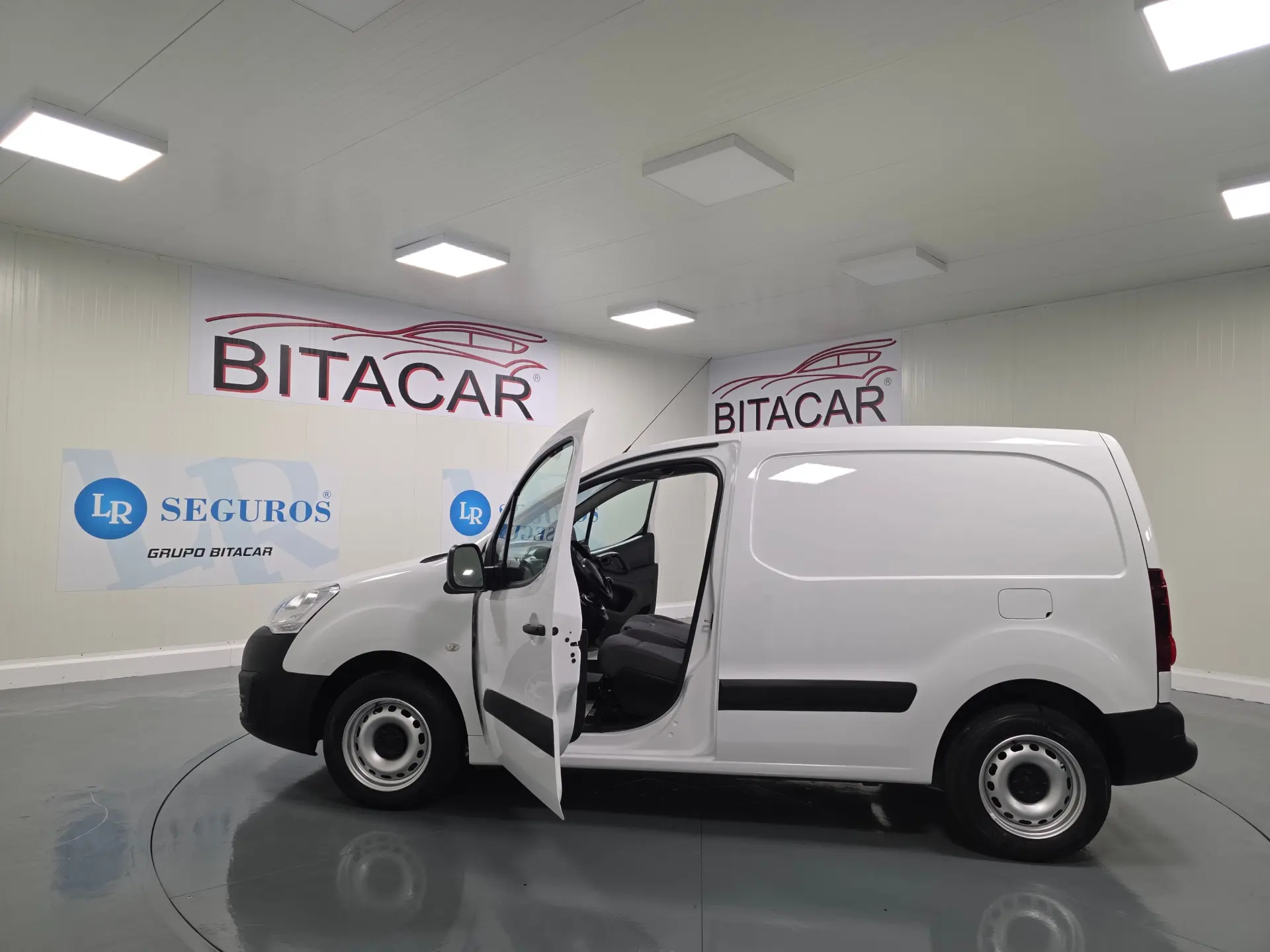 Peugeot Partner 1.6 HDI L1 PACK CD CLIM 26