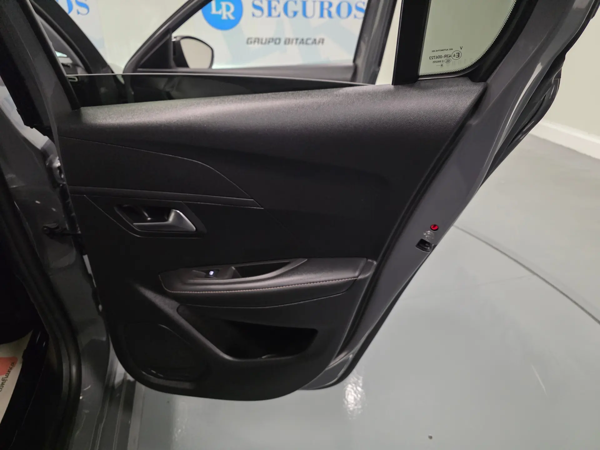 Peugeot 208 ALLURE 66