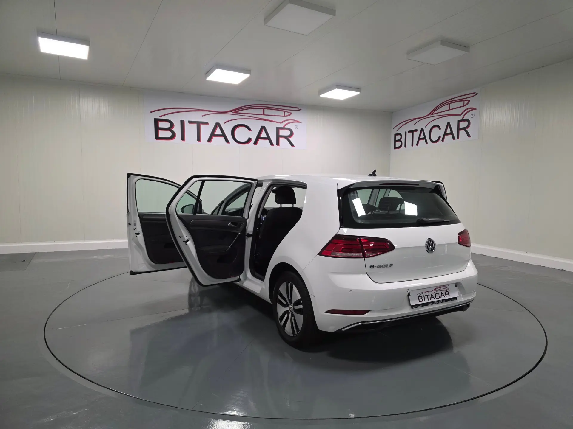 Volkswagen e-Golf AC/DC 29