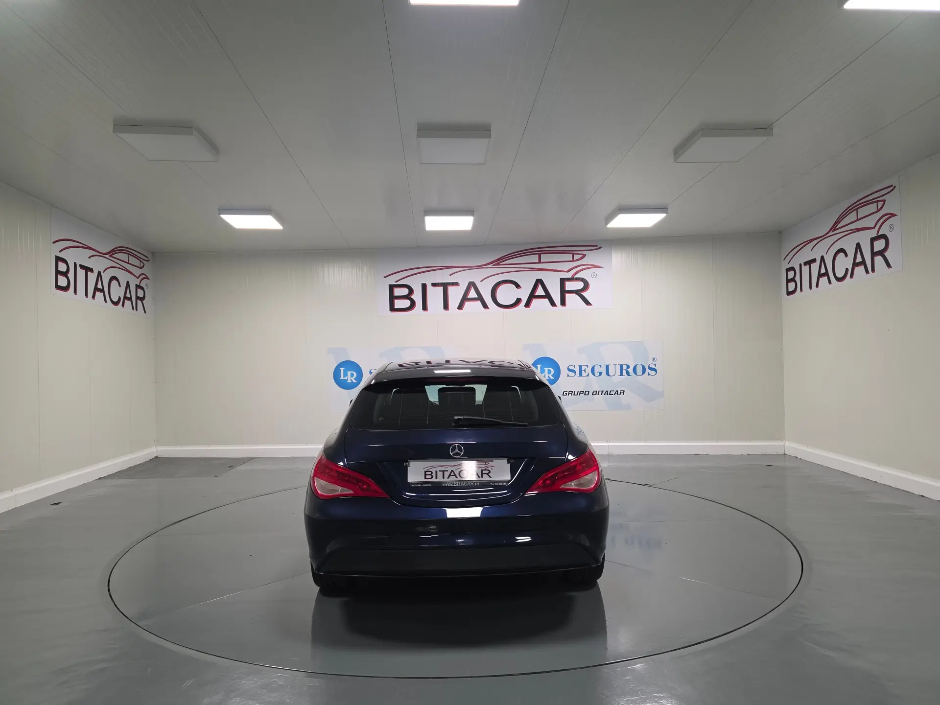 Mercedes-Benz CLA 180 d Shooting Brake Urban 21