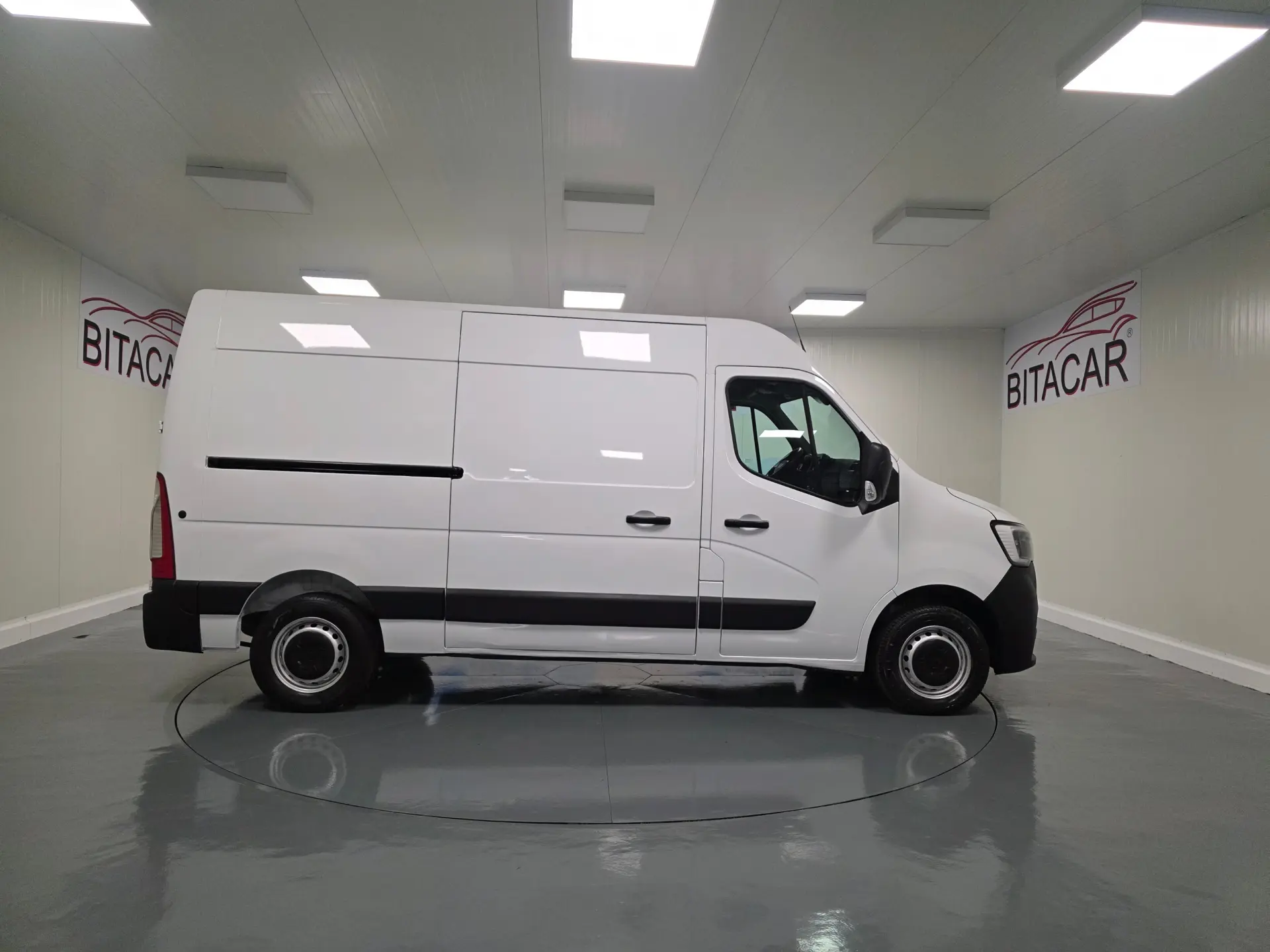 Renault Master L2H2 2.3 DCI 135CV GPS IVA DEDUTIVEL 30