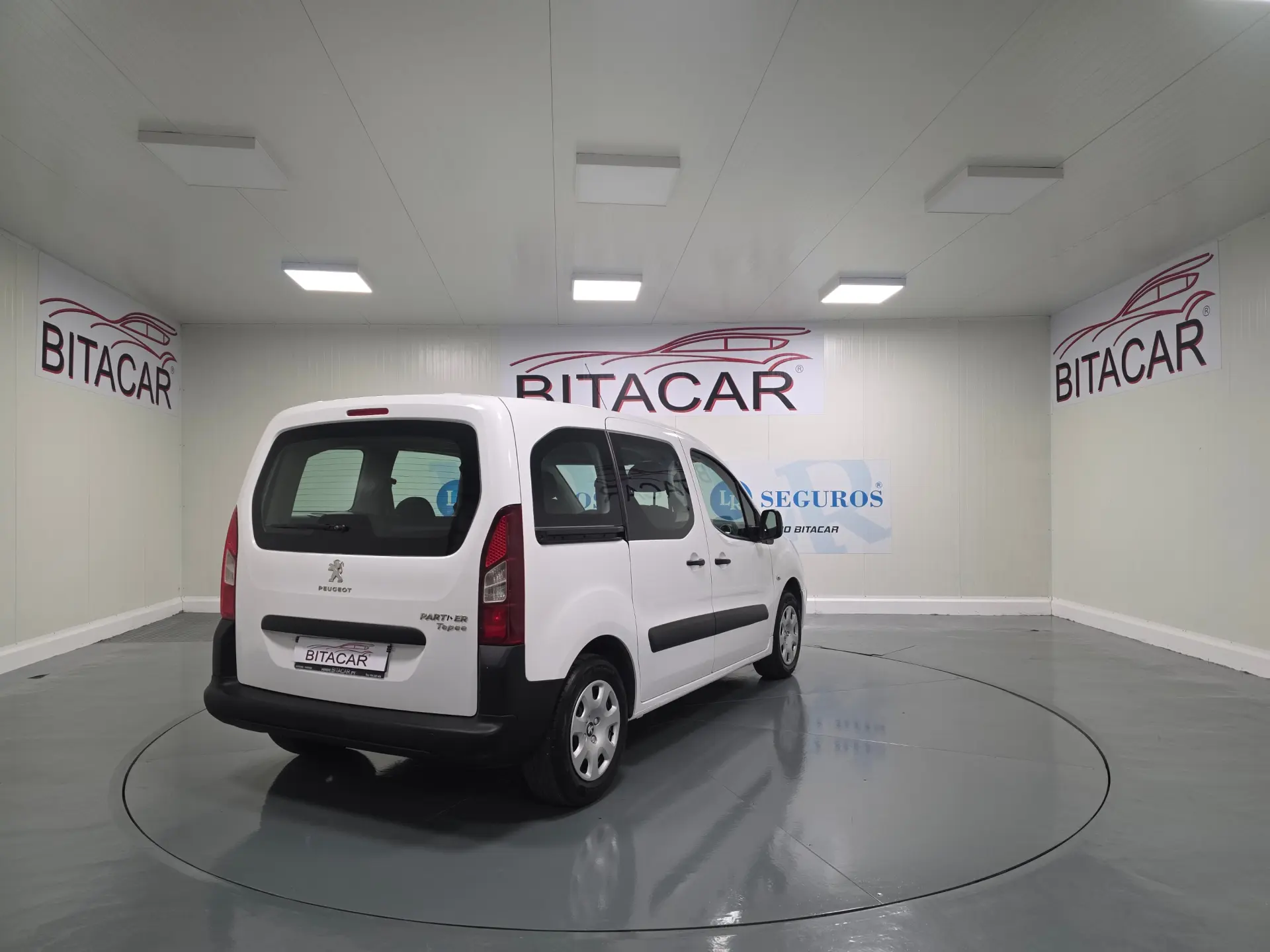 Peugeot Partner TEPEE 1.6 BLUEHDI 5 LUGARES 29
