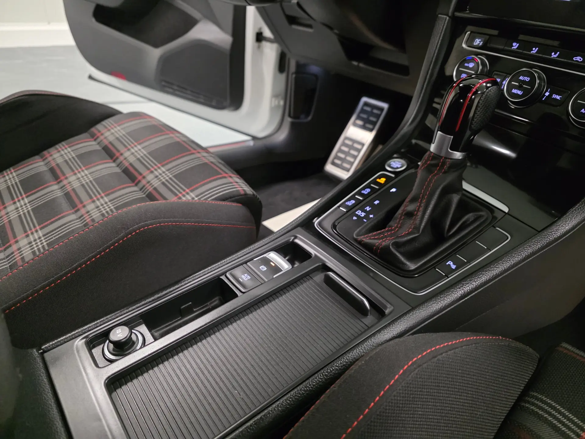 Volkswagen Golf 2.0 TSI GTI DSG Performance 71