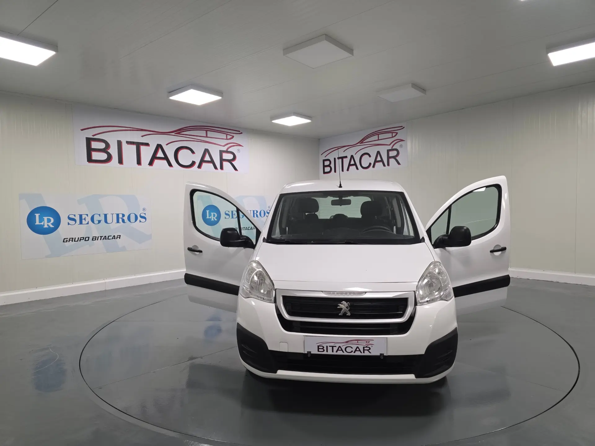 Peugeot Partner TEPEE 1.6 BLUEHDI 5 LUGARES 38