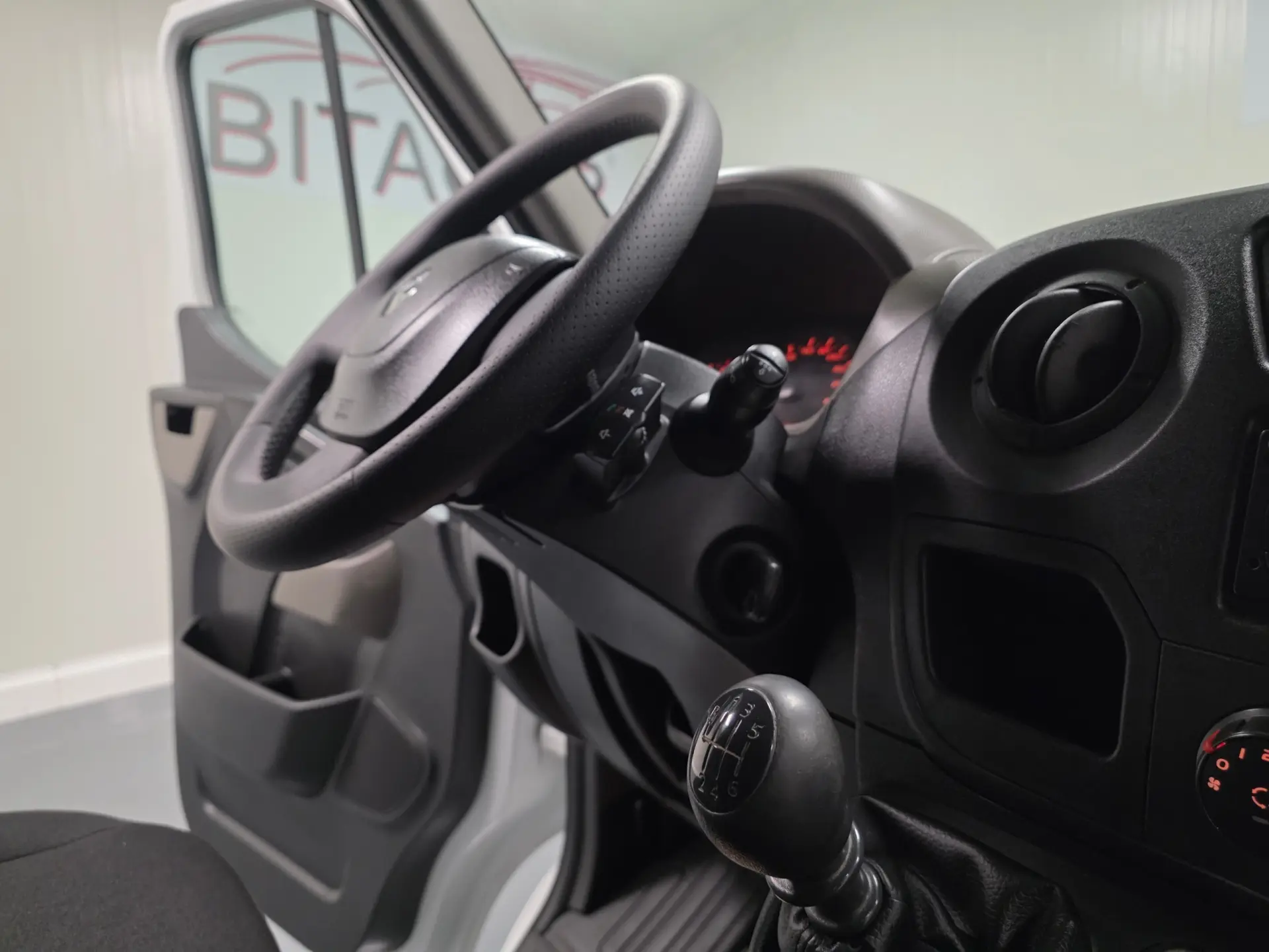 Renault Master 2.3 dCi L2H2 3.5T 63