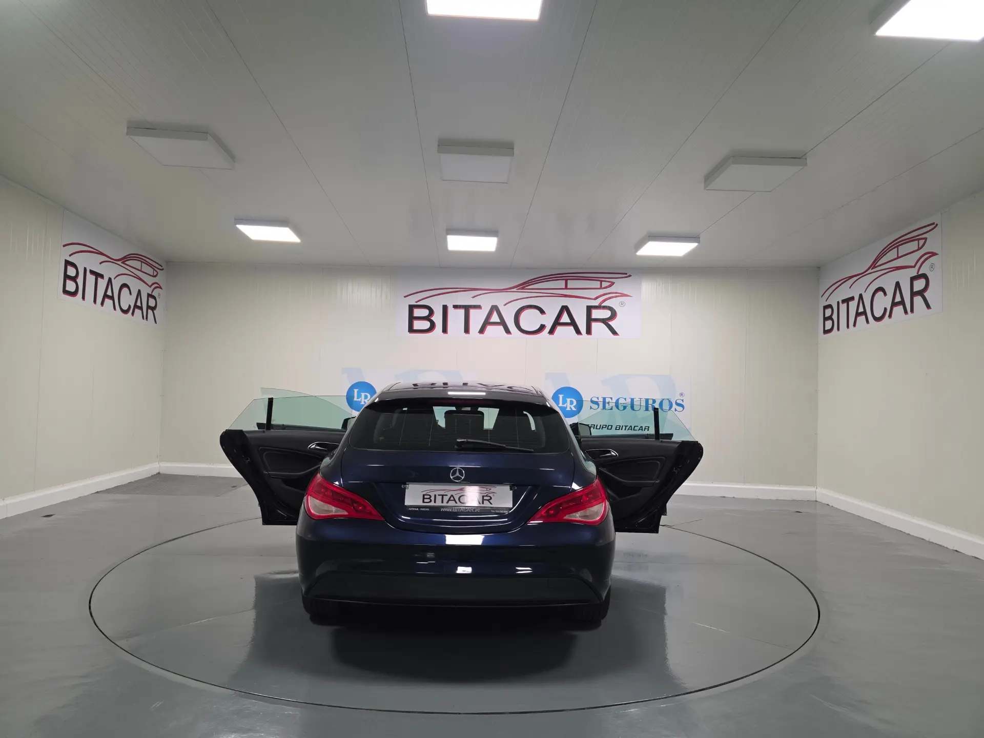 Mercedes-Benz CLA 180 d Shooting Brake Urban 45