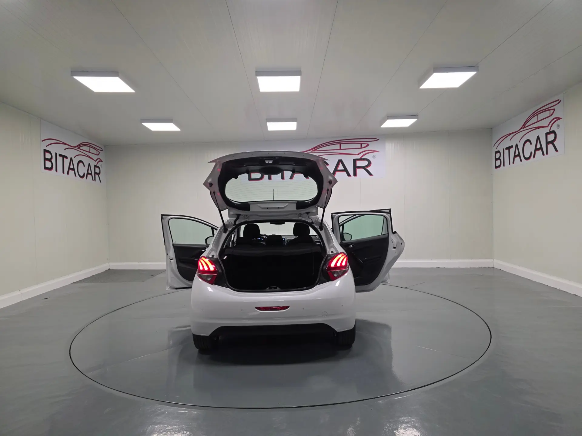 Peugeot 208 1.6 BlueHDi Allure 7