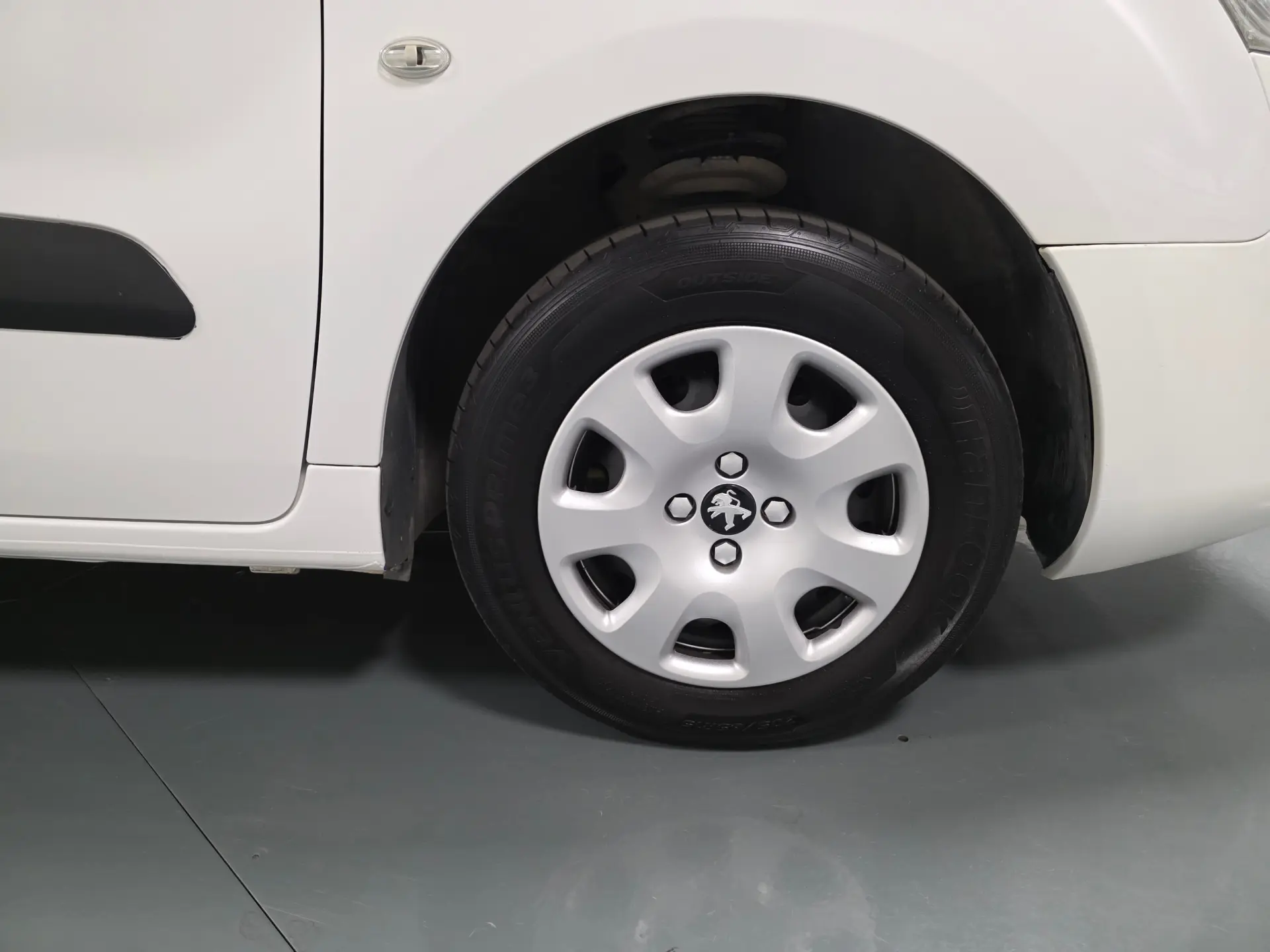 Peugeot Partner TEPEE 1.6 BLUEHDI 5 LUGARES 4
