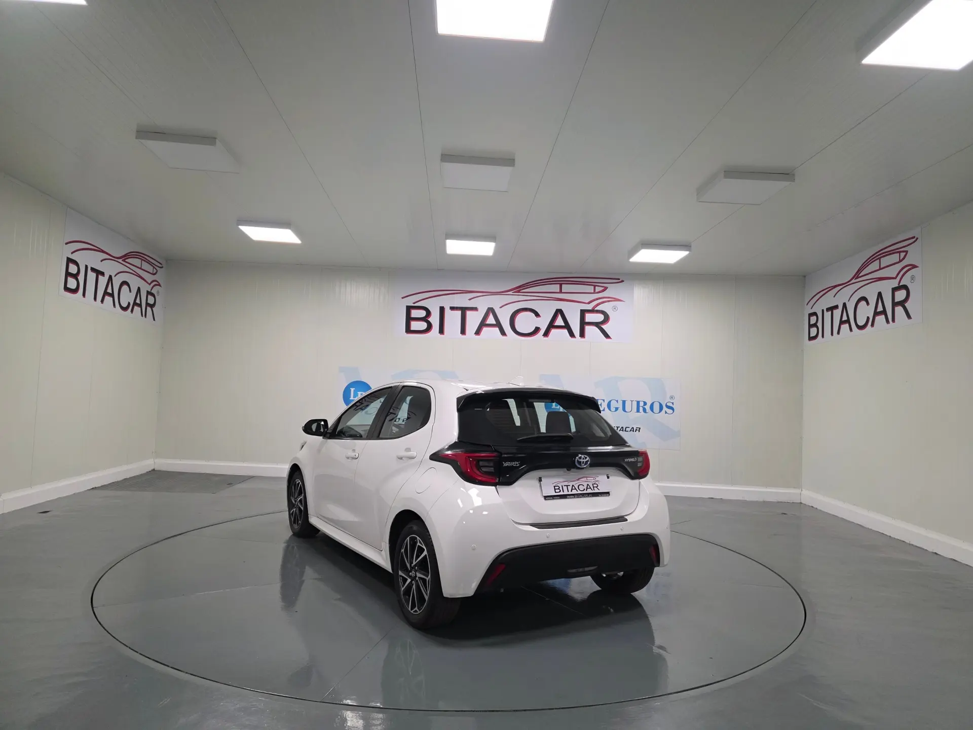 Toyota Yaris 1.5 HDF EXCLUSIVE 17