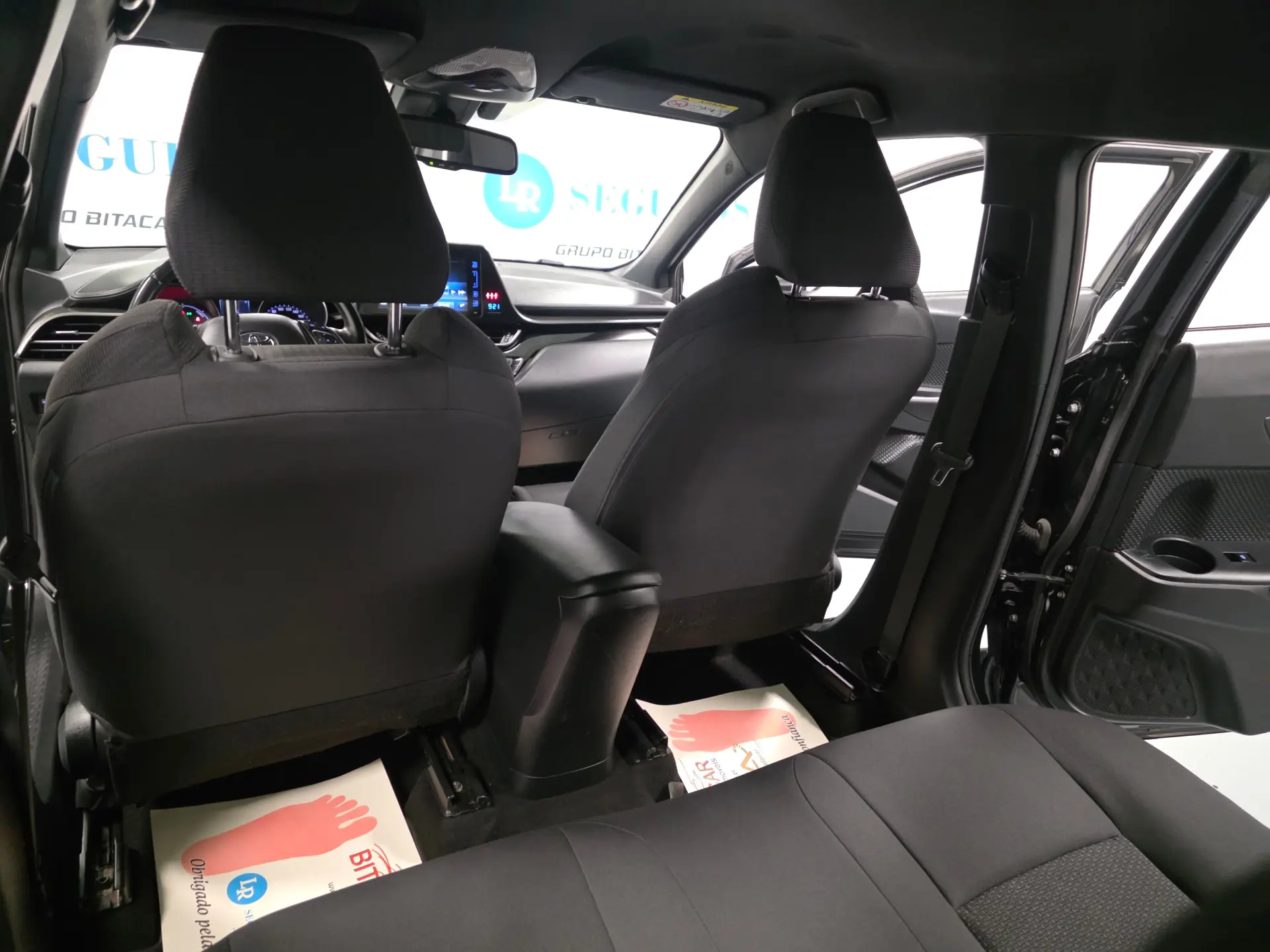 Toyota C-HR 1.8 HSD CONFORT 57