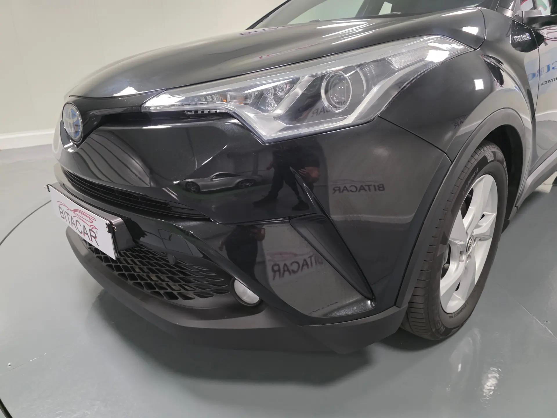 Toyota C-HR 1.8 HSD CONFORT 9