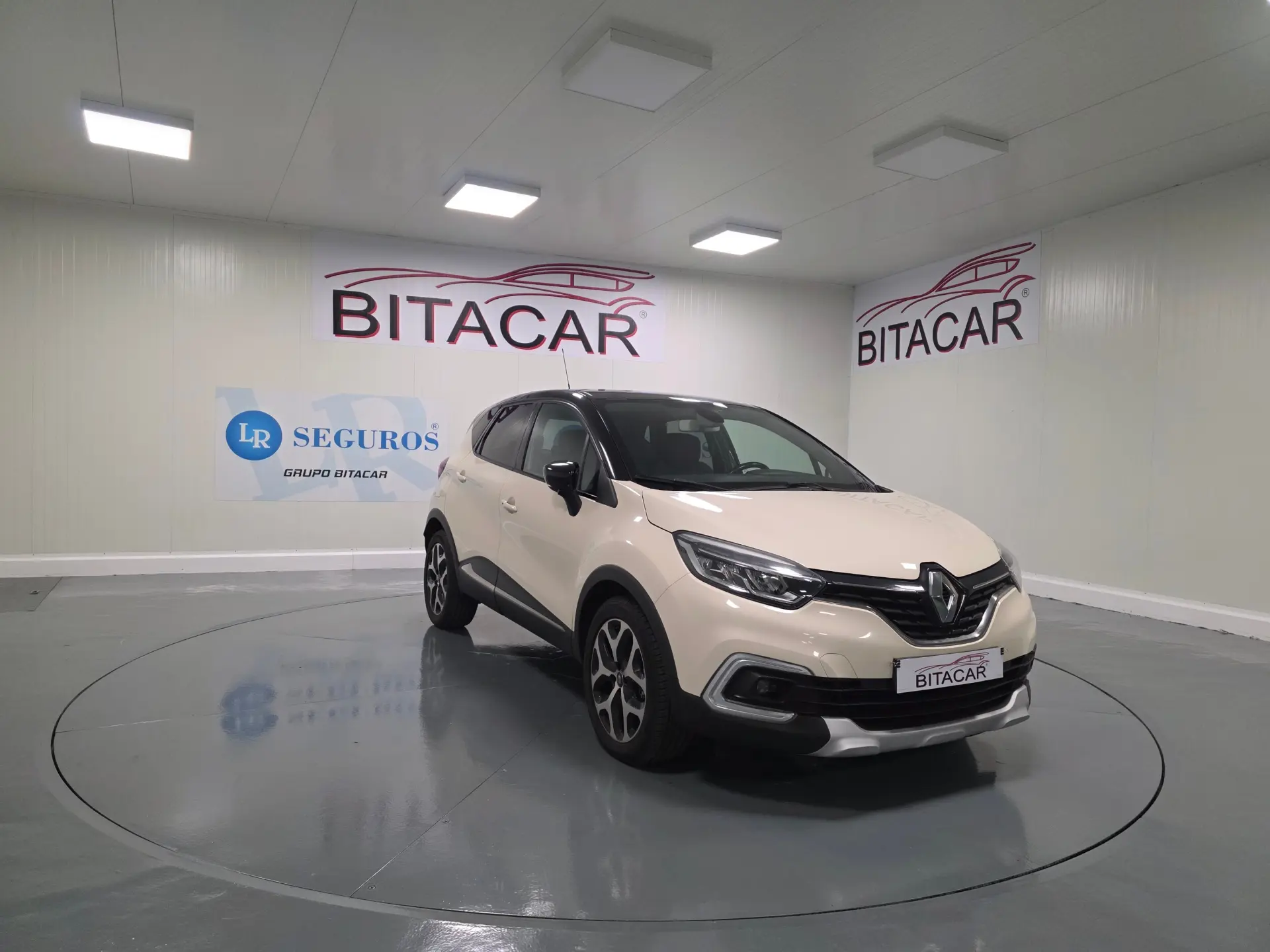Renault Captur 1.5 DCI EXCLUSIVE 1