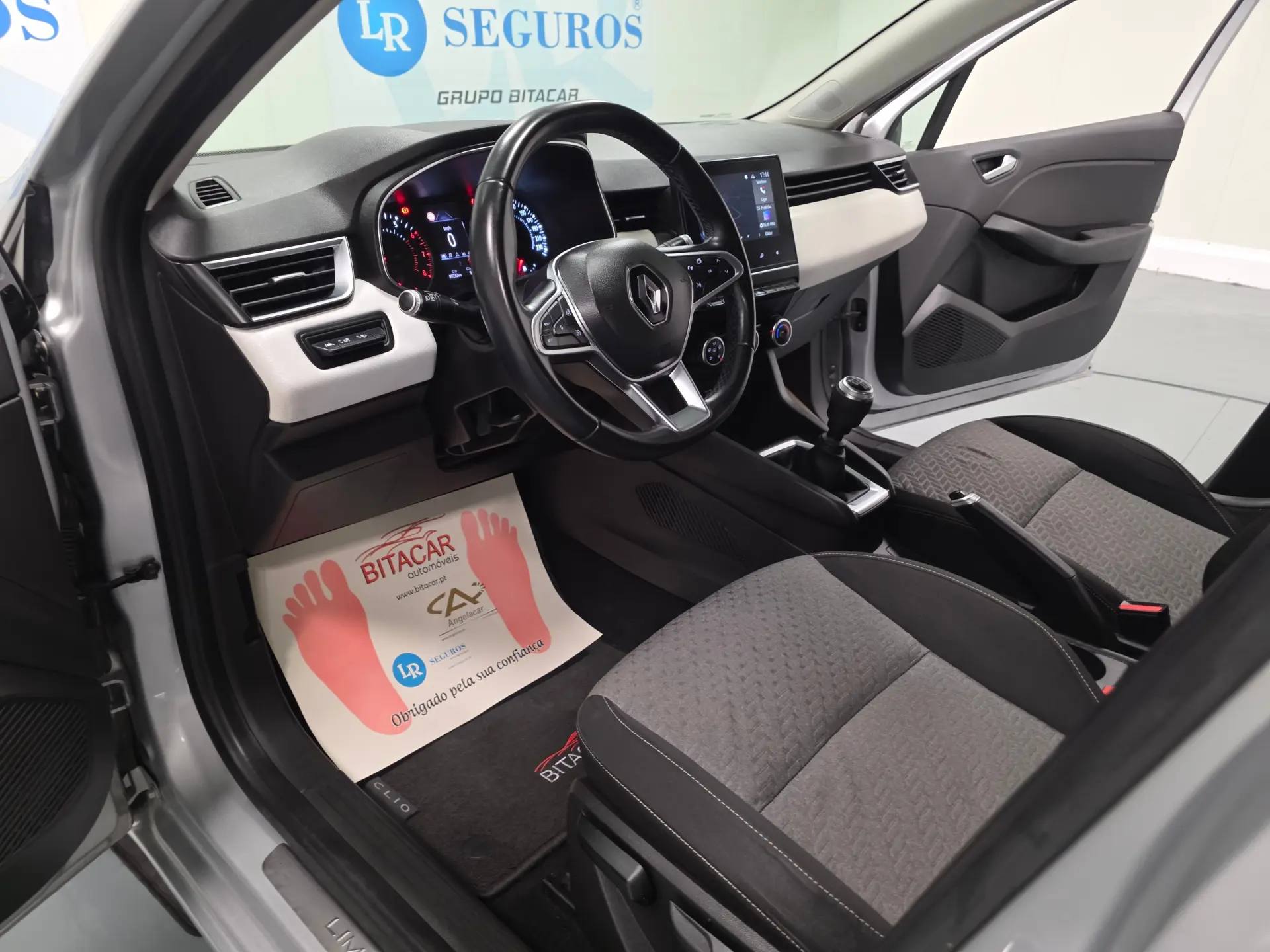 Renault Clio 1.0 TCE LIMITED 91