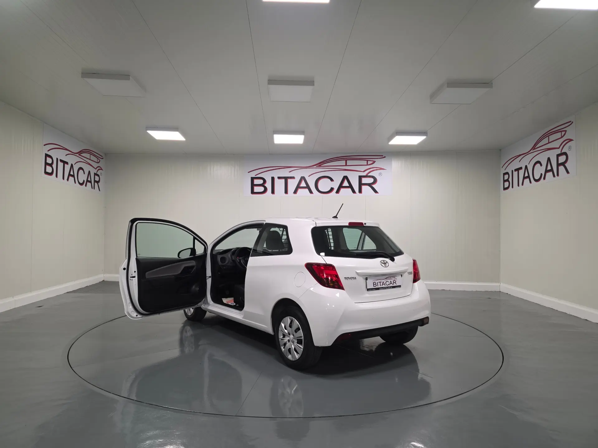 Toyota Yaris BIZZ 1.4 D-4D 90CV IVA DEDUTIVEL 55