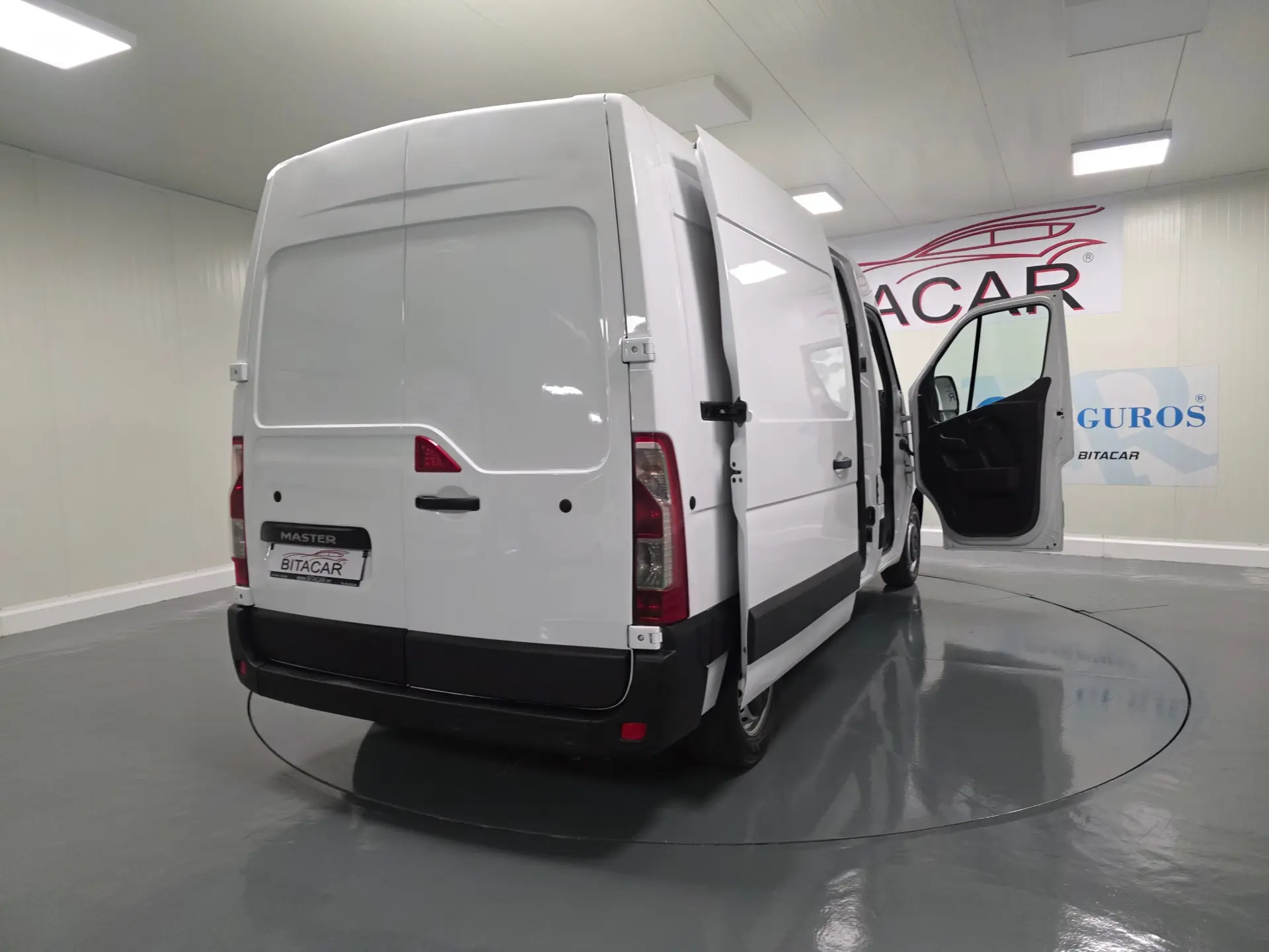 Renault Master L2H2 2.3 DCI 135CV GPS IVA DEDUTIVEL 35