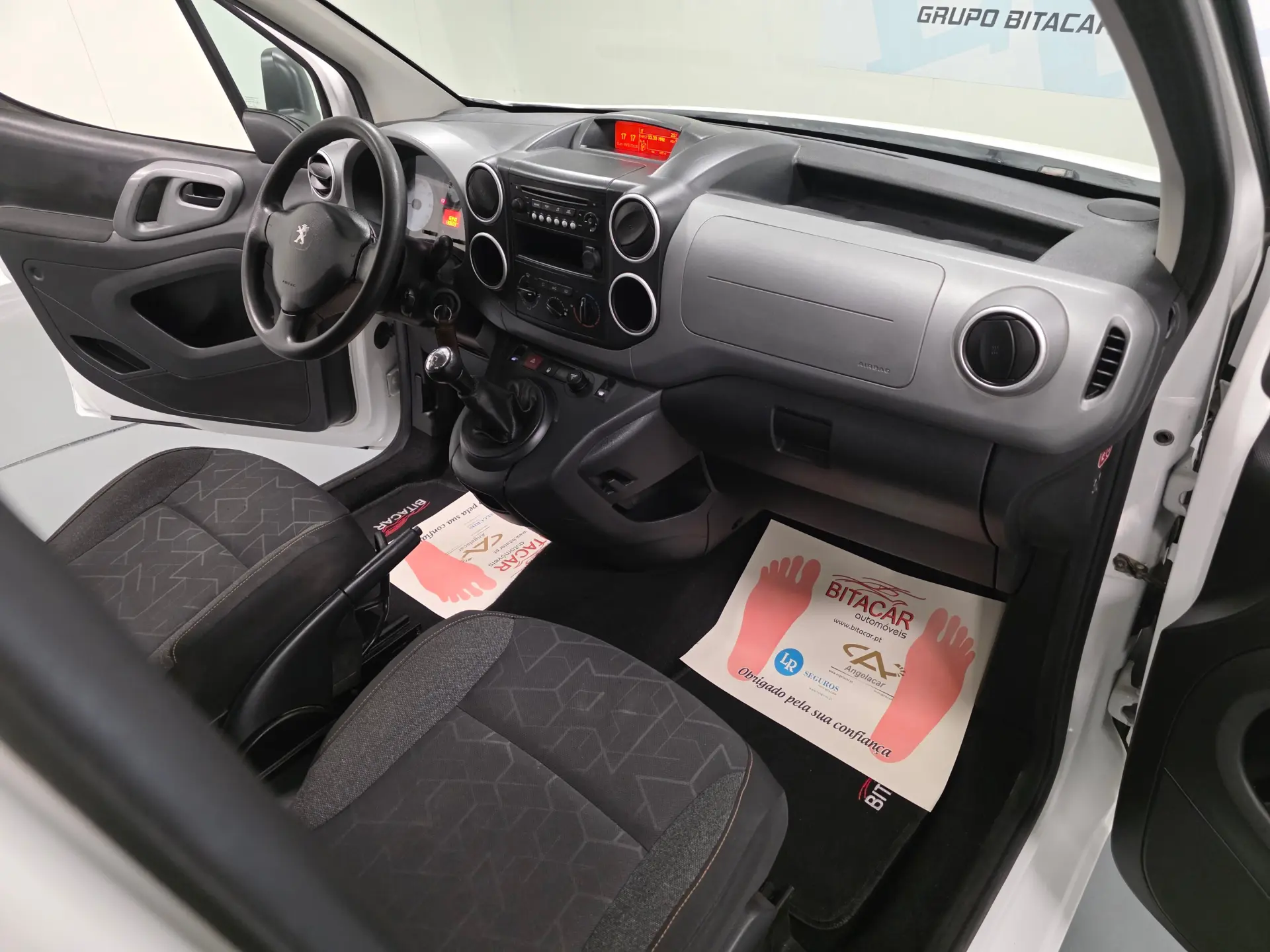 Peugeot Partner TEPEE 1.6 BLUEHDI 5 LUGARES 73