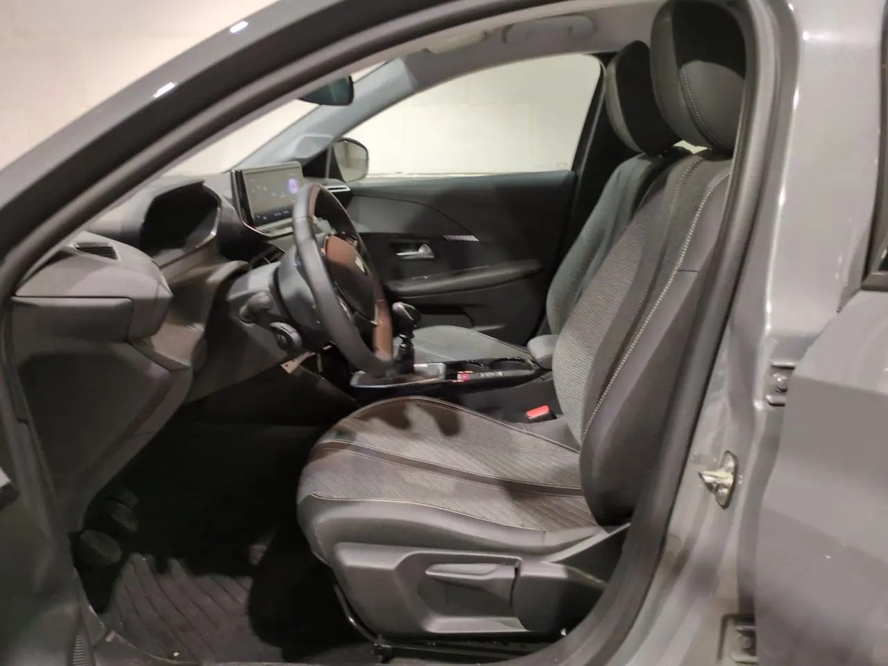 Peugeot 208 ALLURE 7