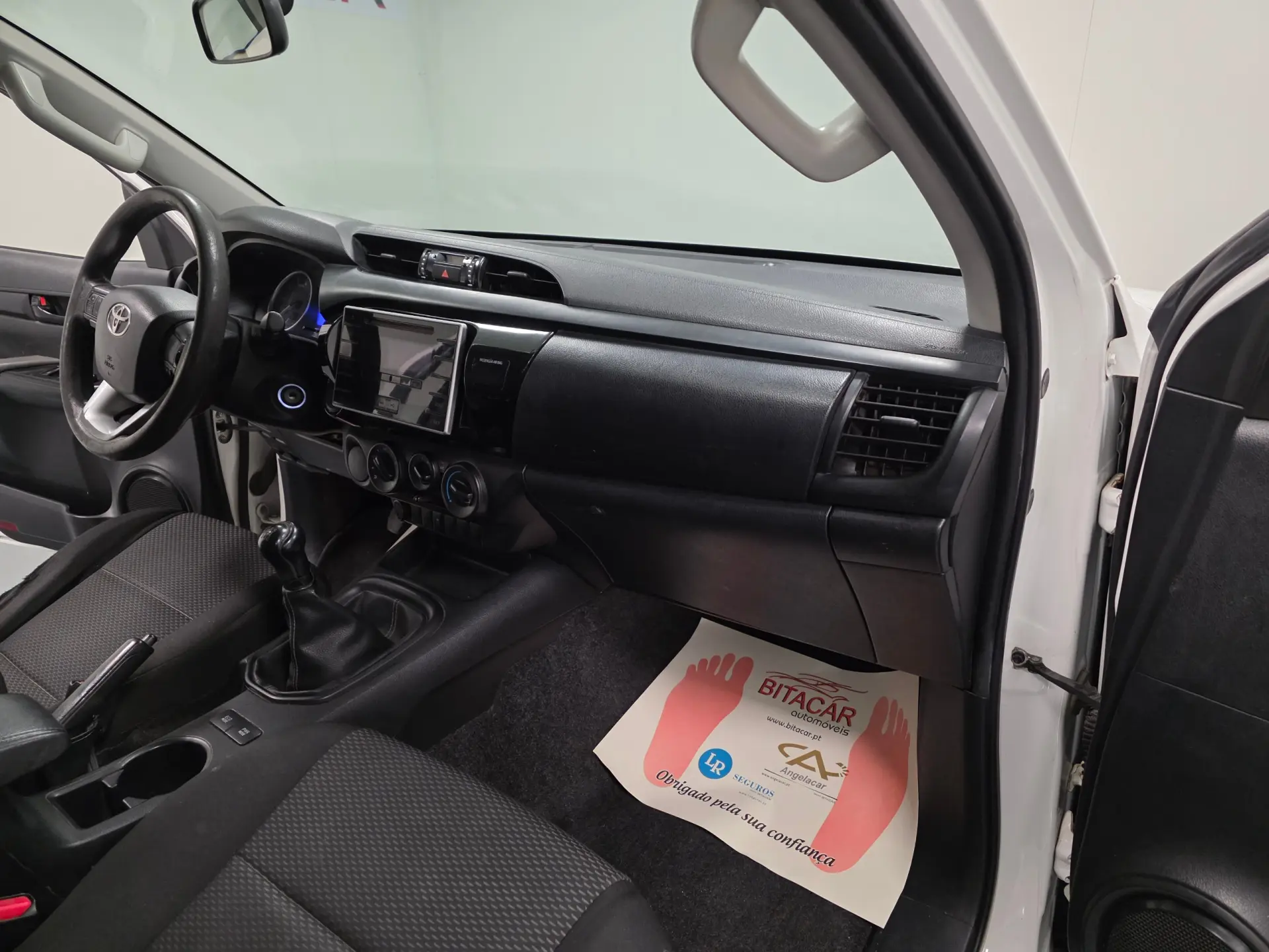 Toyota Hilux 2.4 D-4D 2WD CD Tracker 19