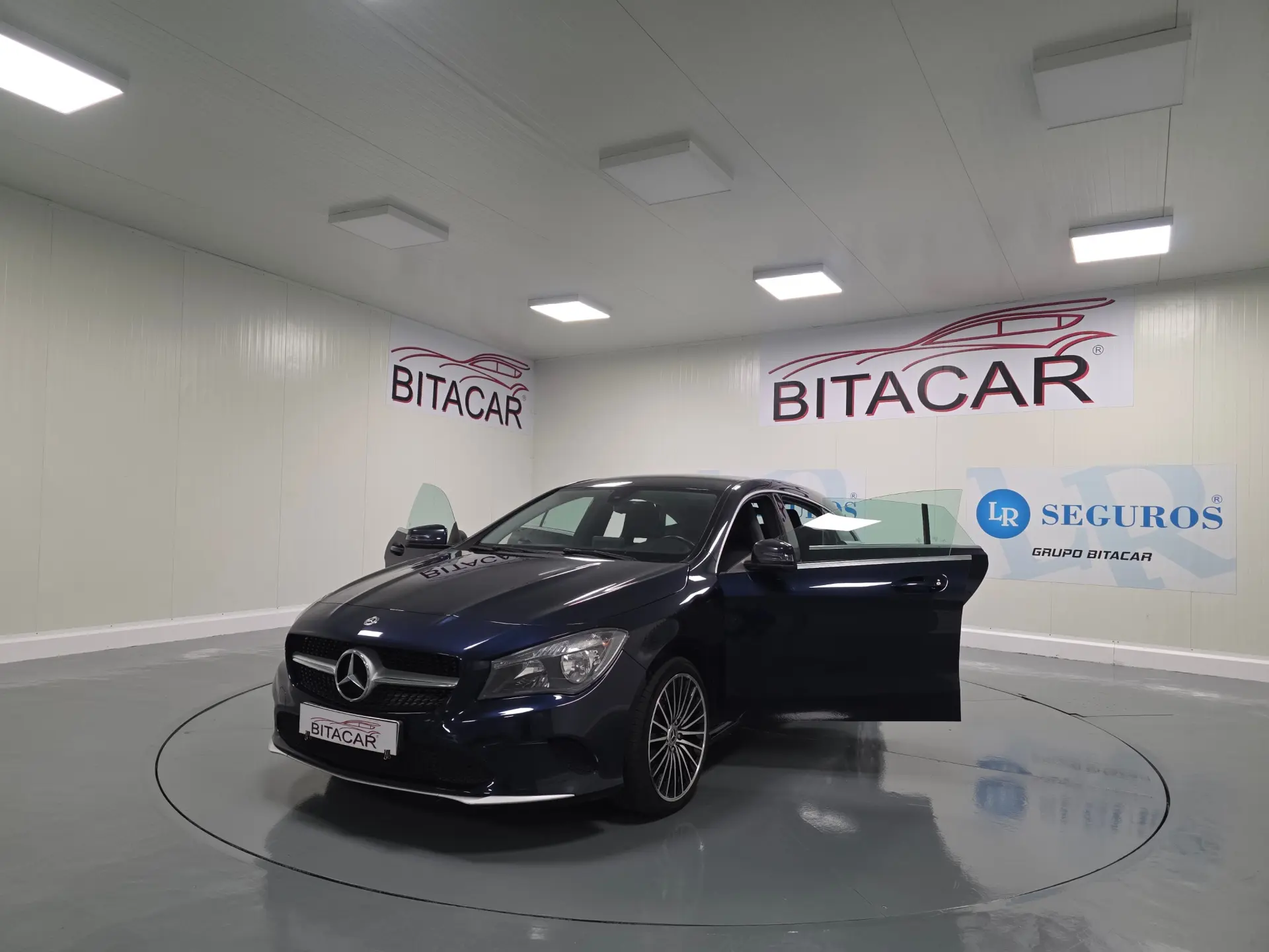 Mercedes-Benz CLA 180 d Shooting Brake Urban 35