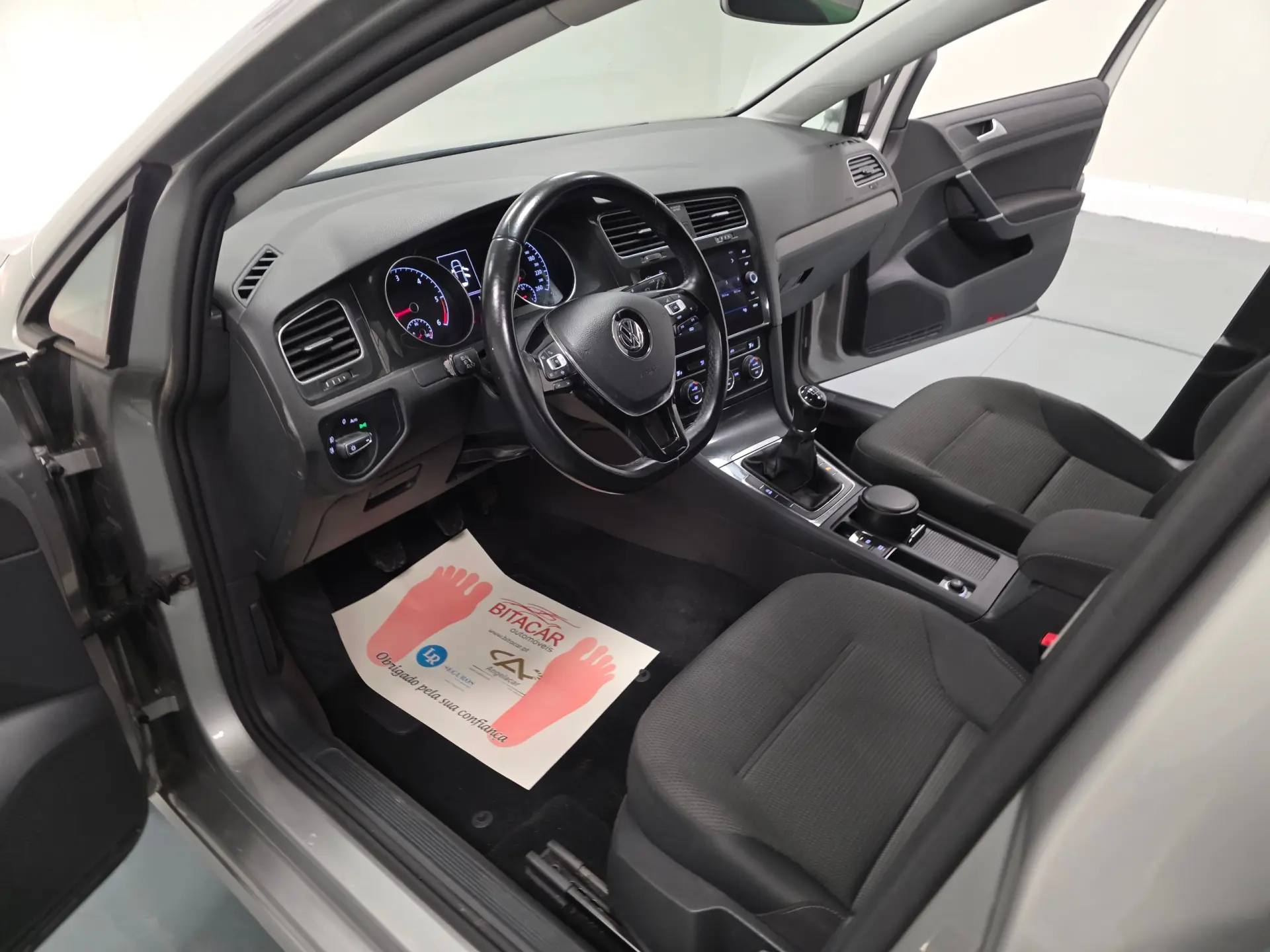 Volkswagen Golf 1.6 TDI CONFORTLINE 82