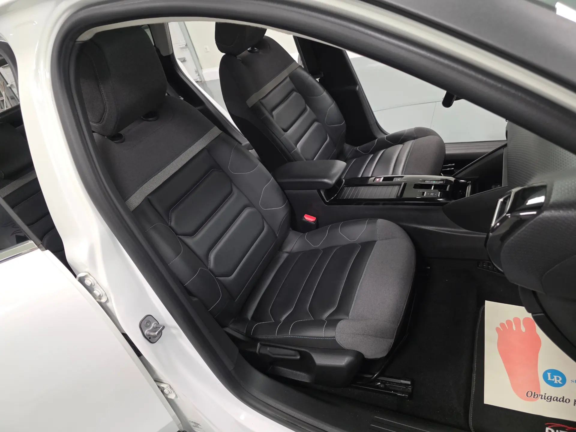 Citroen e-C4 SHINE 84