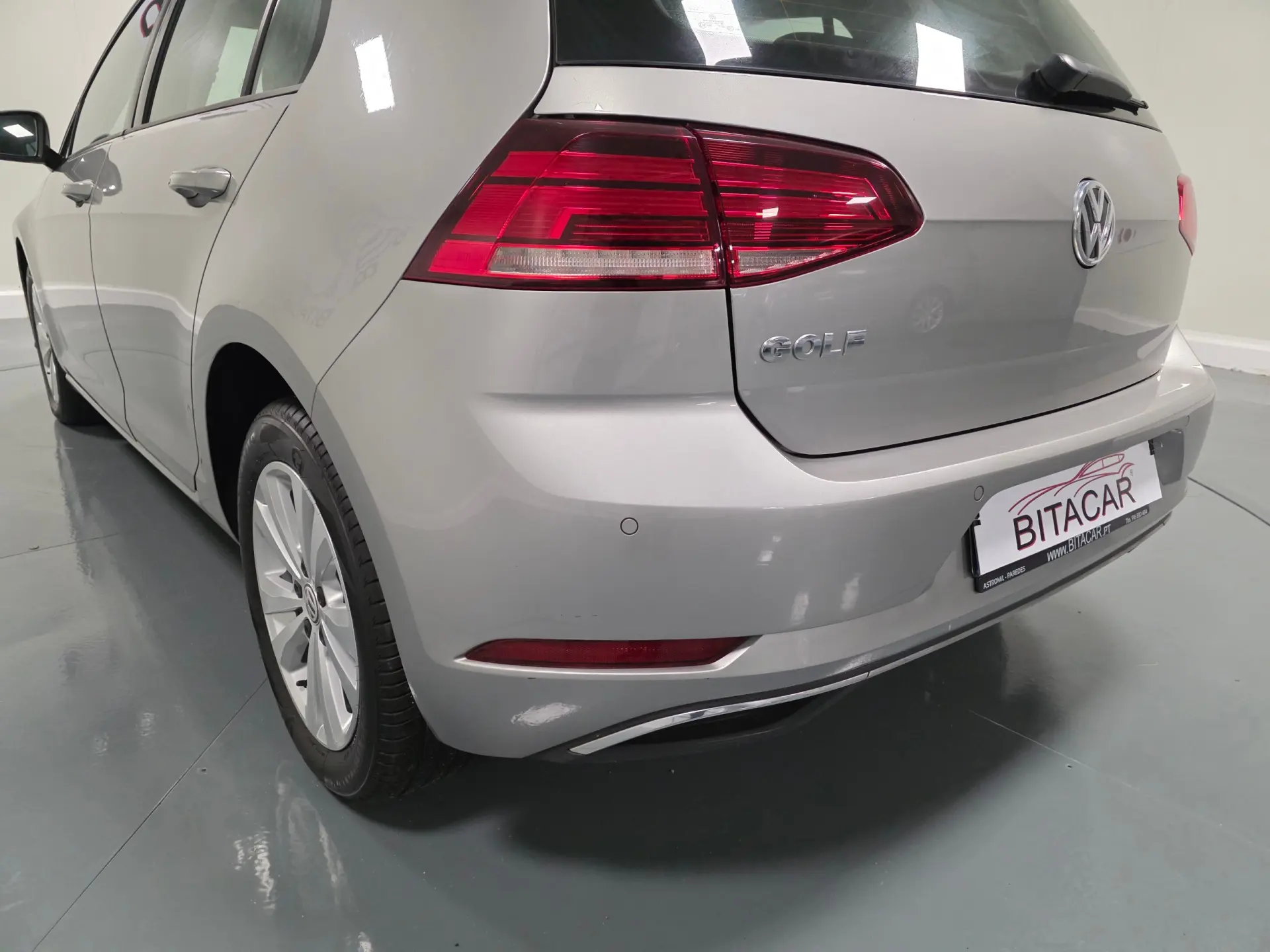 Volkswagen Golf 1.6 TDI CONFORTLINE 23