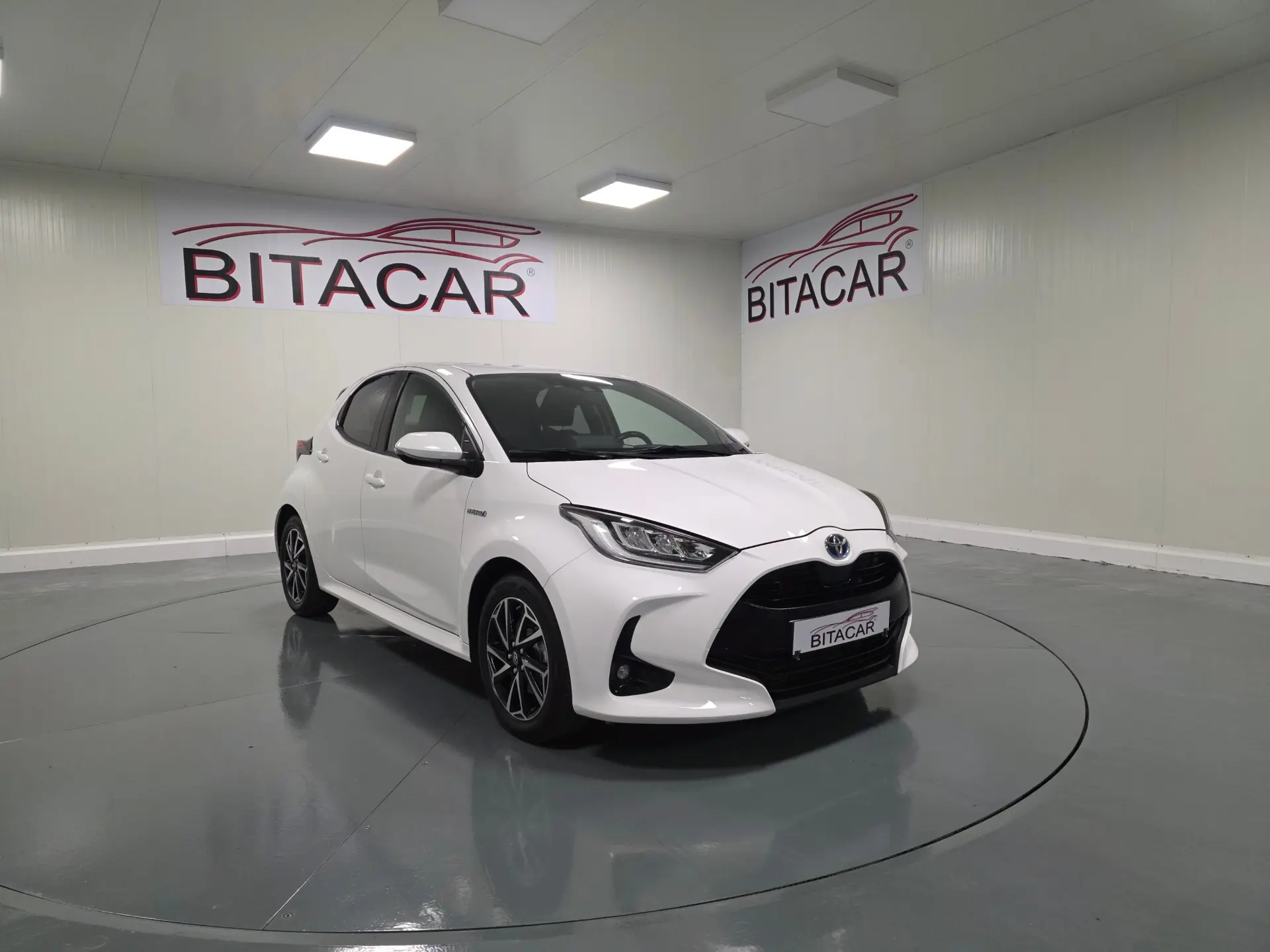 Toyota Yaris 1.5 HDF EXCLUSIVE 2