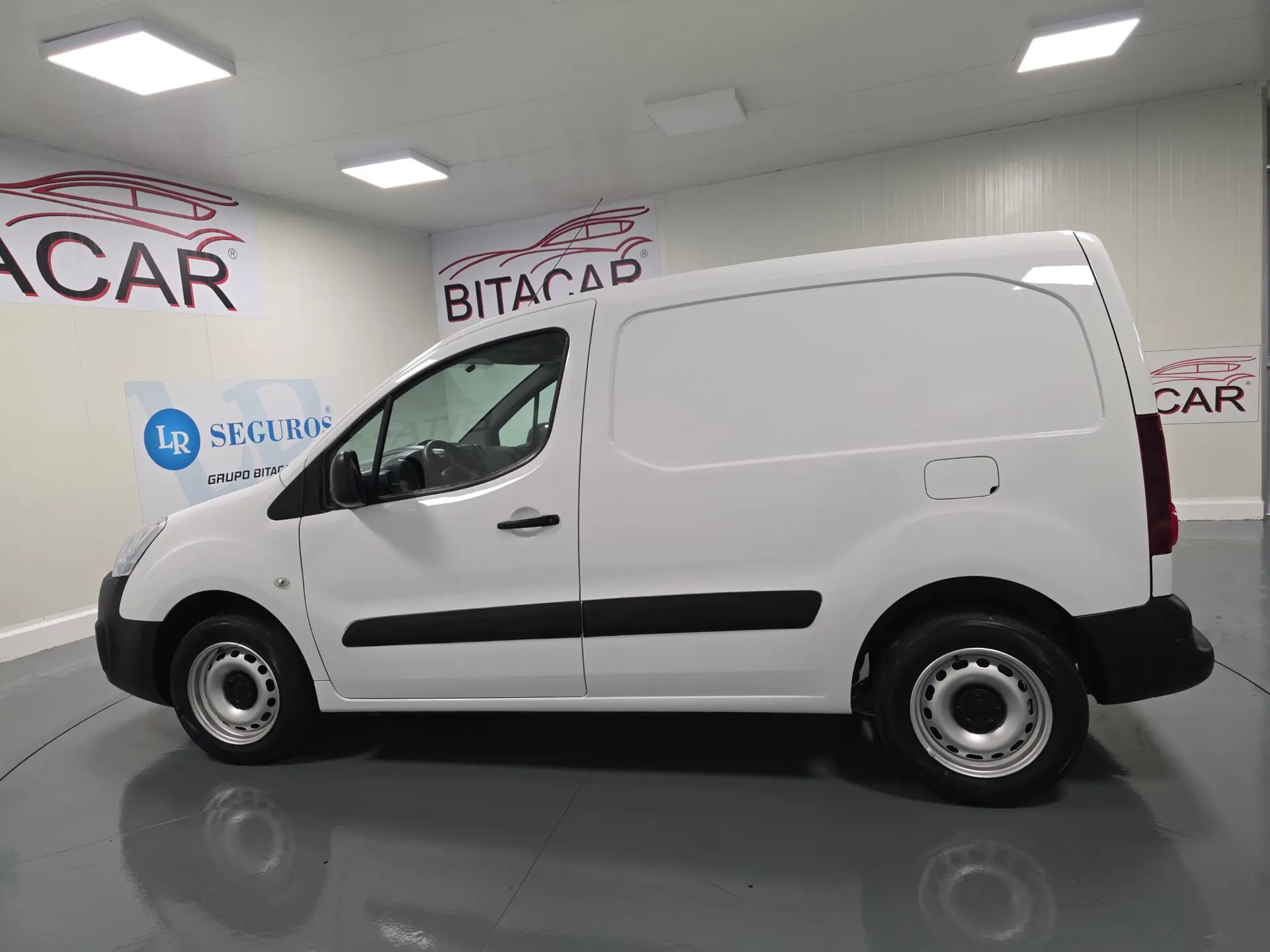 Peugeot Partner 1.6 HDI L1 PACK CD CLIM 31