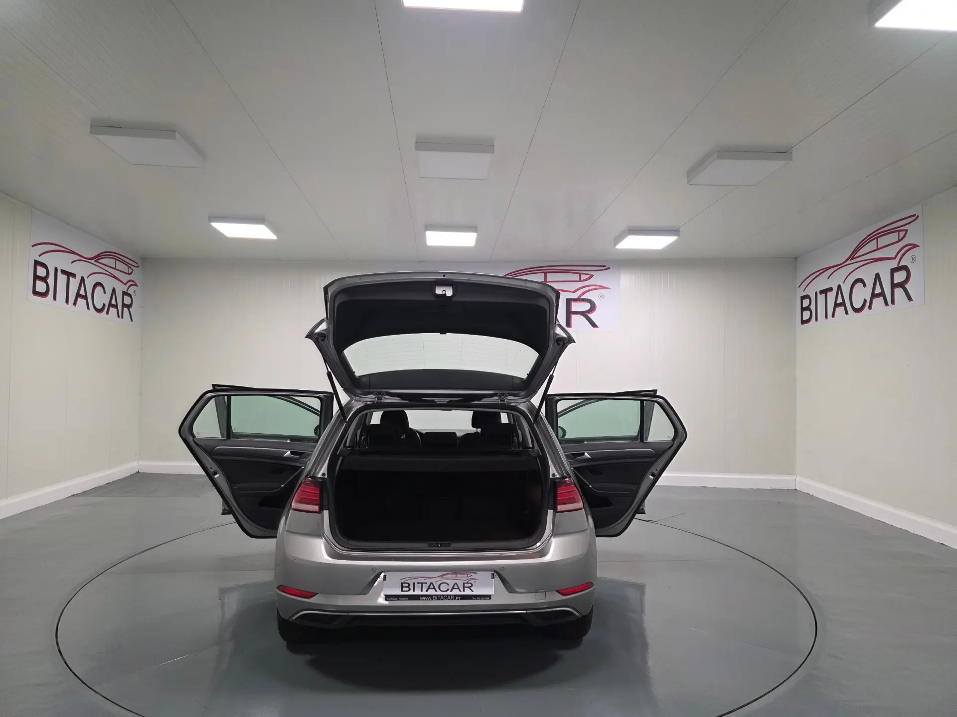 Volkswagen Golf 1.6 TDI CONFORTLINE 51