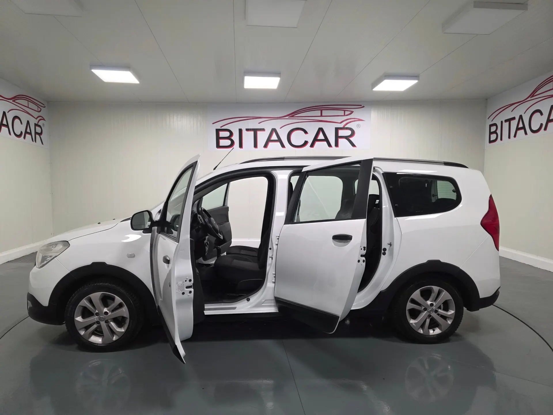 Dacia Lodgy 1.2 STEPWAY 49