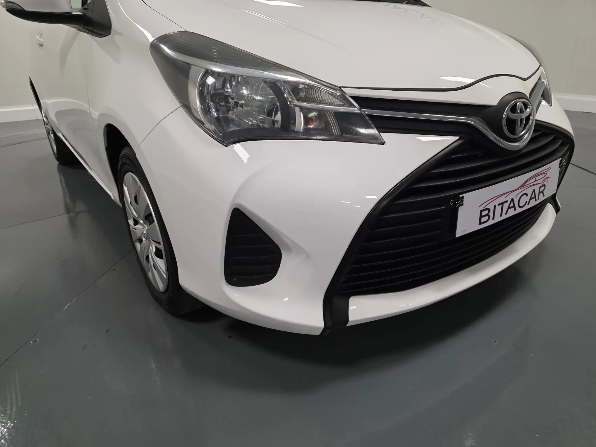 Toyota Yaris BIZZ 1.4 D-4D 90CV IVA DEDUTIVEL 4