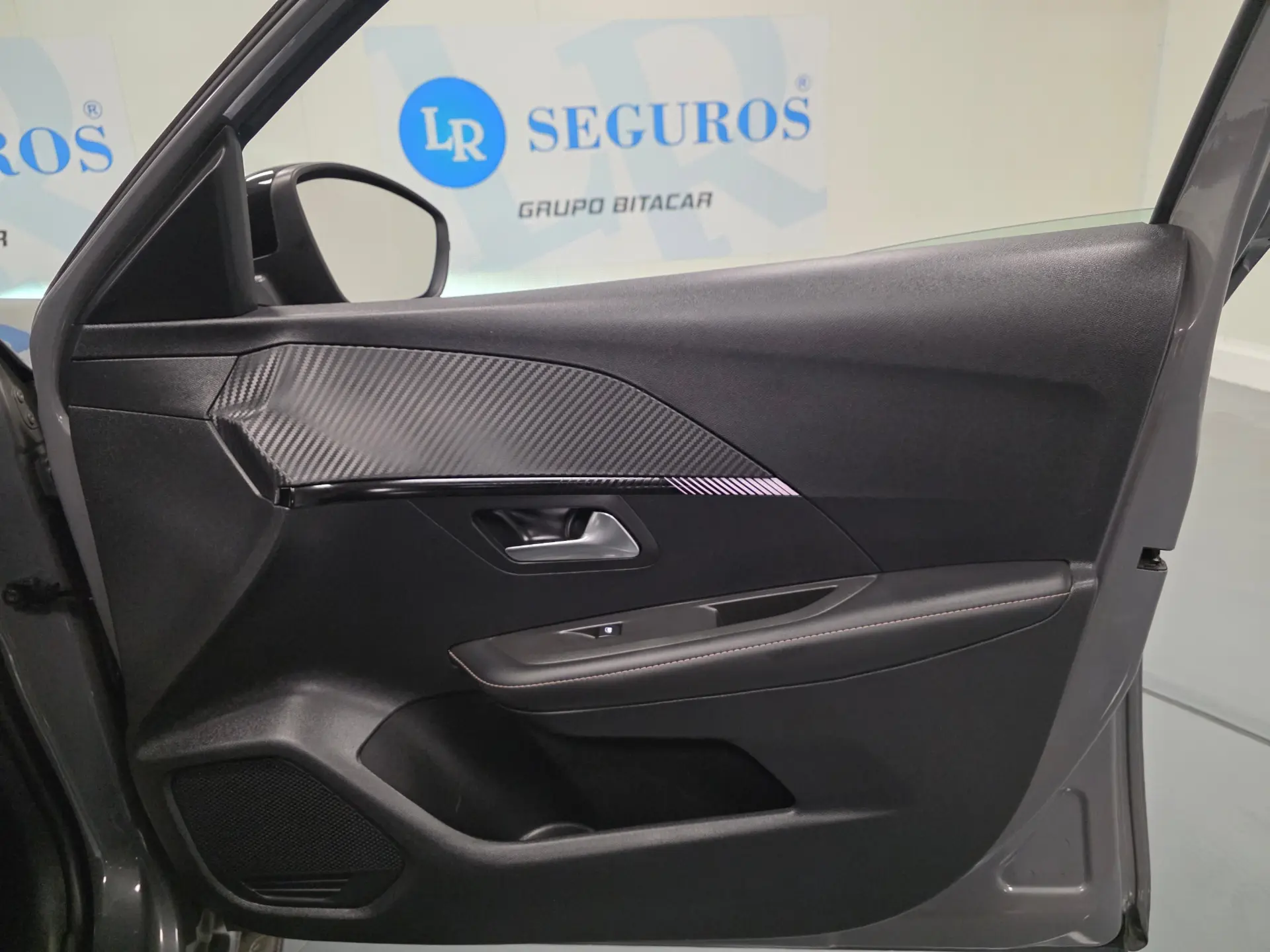 Peugeot 208 ALLURE 70