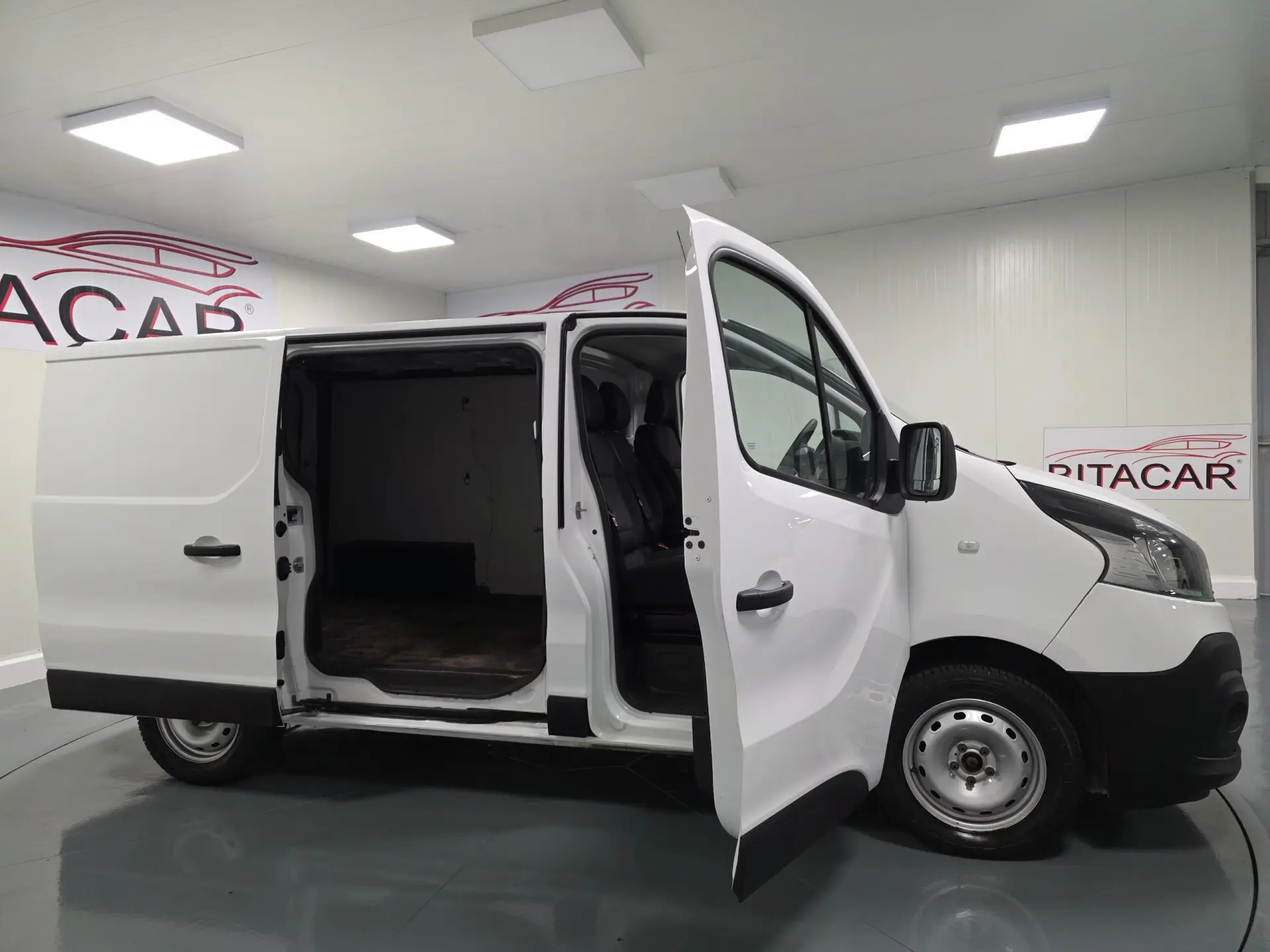 Renault Trafic 2.0 DCI L1H1 120CV IVA DEDUTIVEL 13