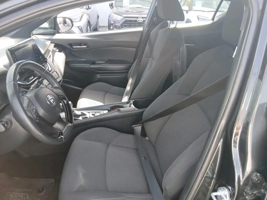 Toyota C-HR 1.8 HSD CONFORT 6