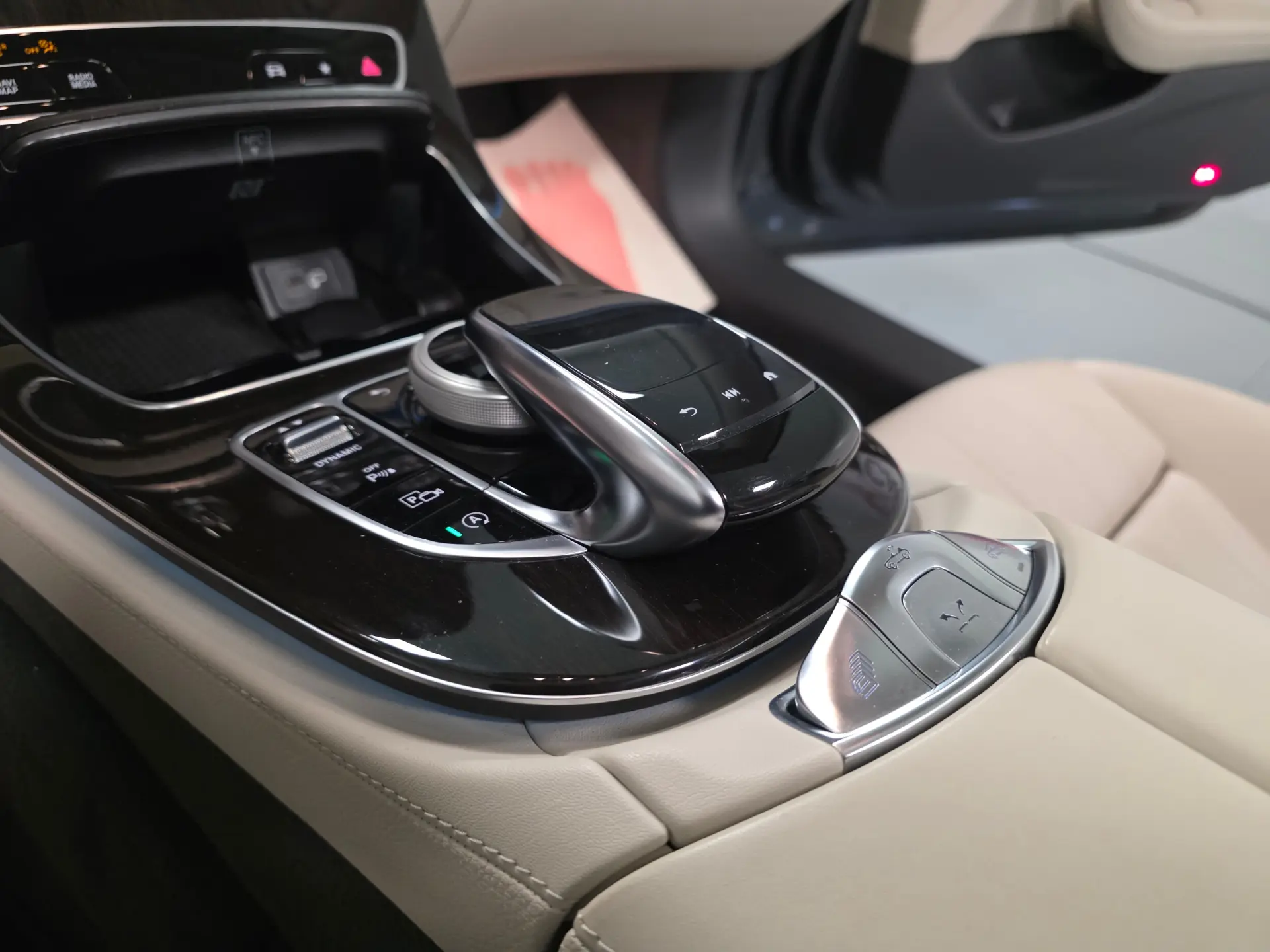 Mercedes-Benz E 300 AMG CABRIO 112