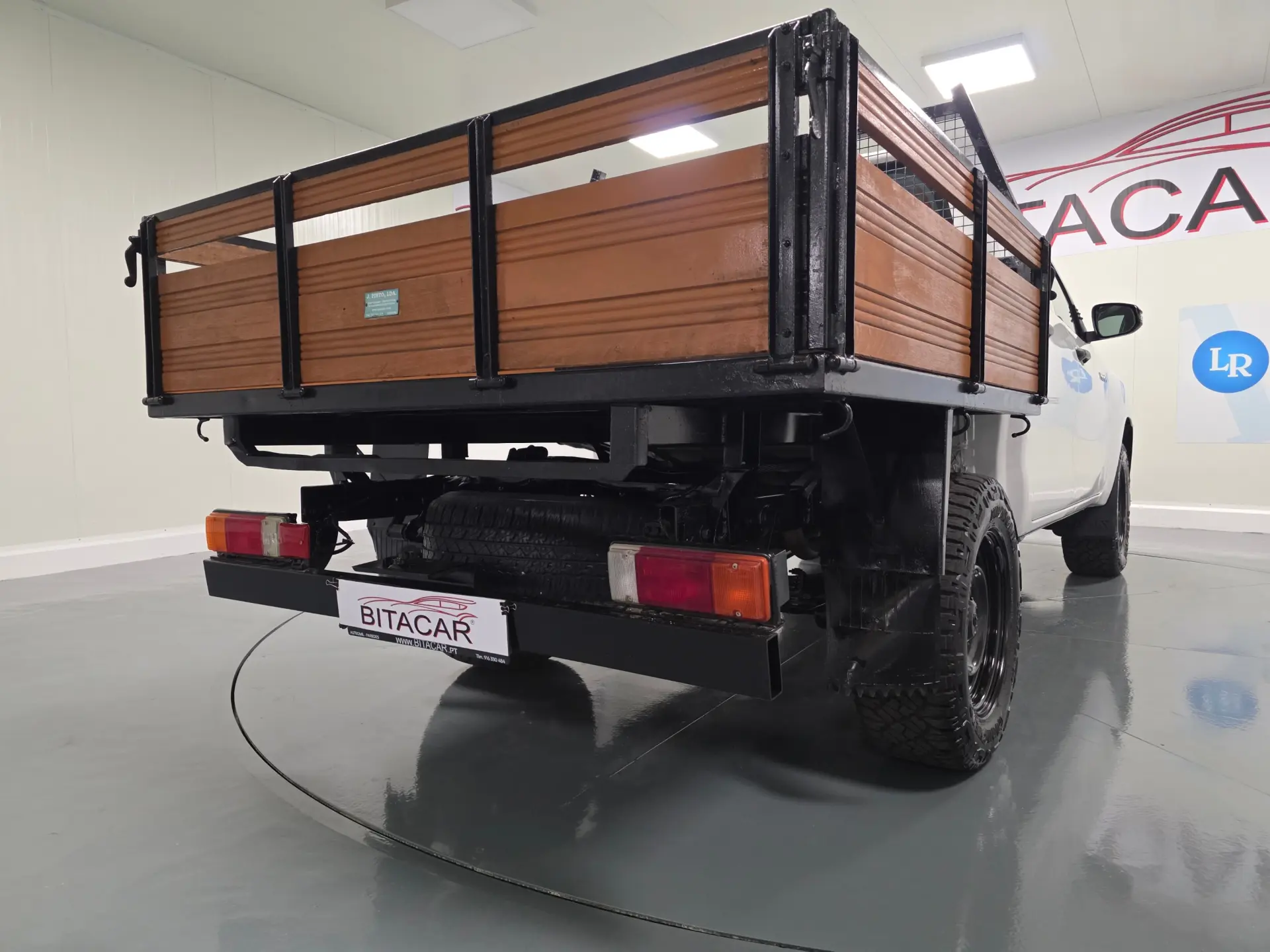 Toyota Hilux 2.4 D-4D 4WD CD CH 27