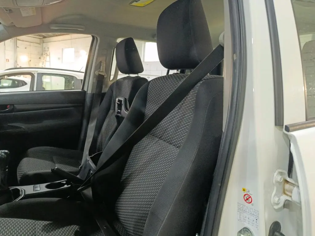 Toyota Hilux 2.4 D-4D 2WD CD 6