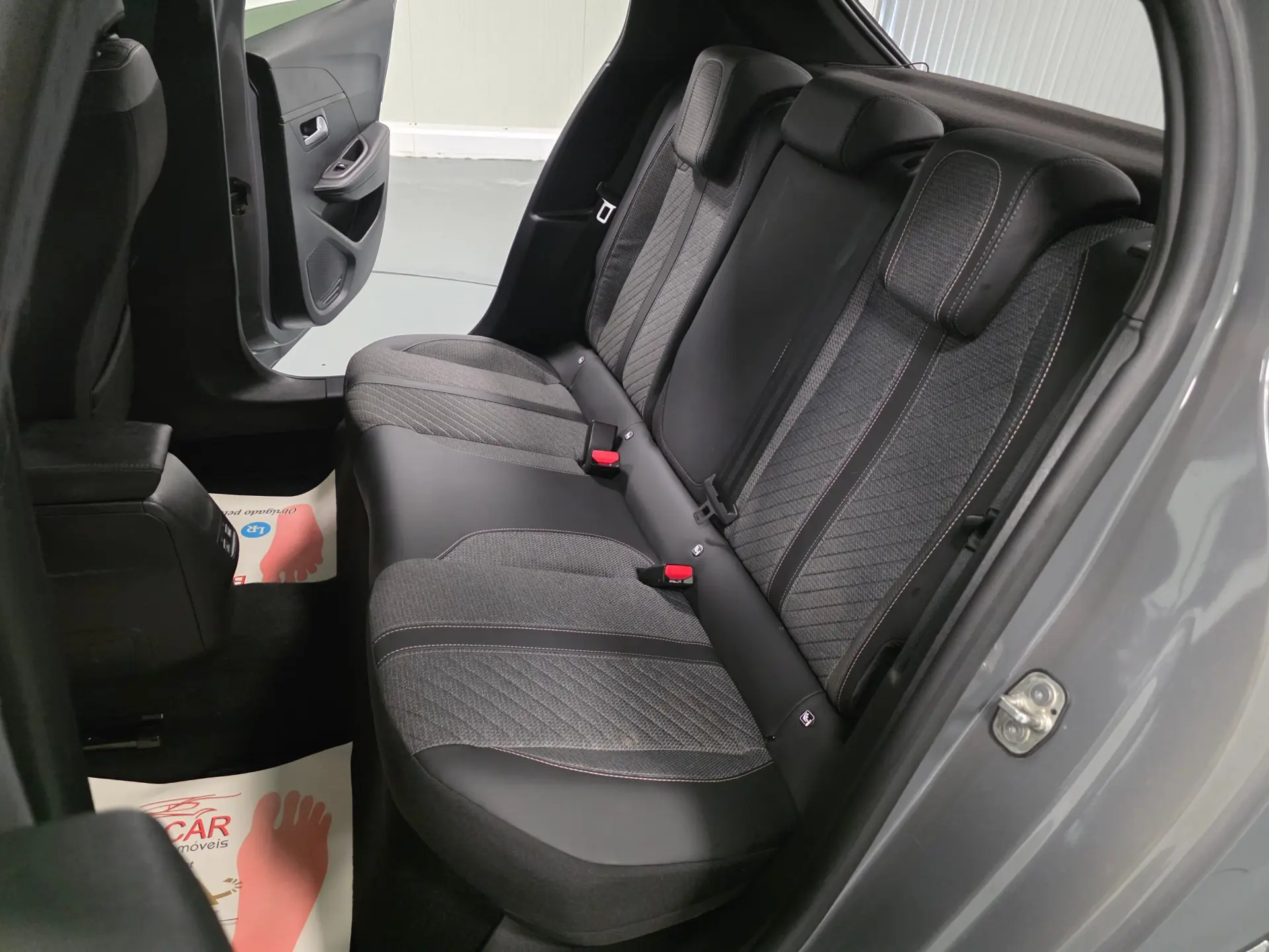 Peugeot 208 ALLURE 58