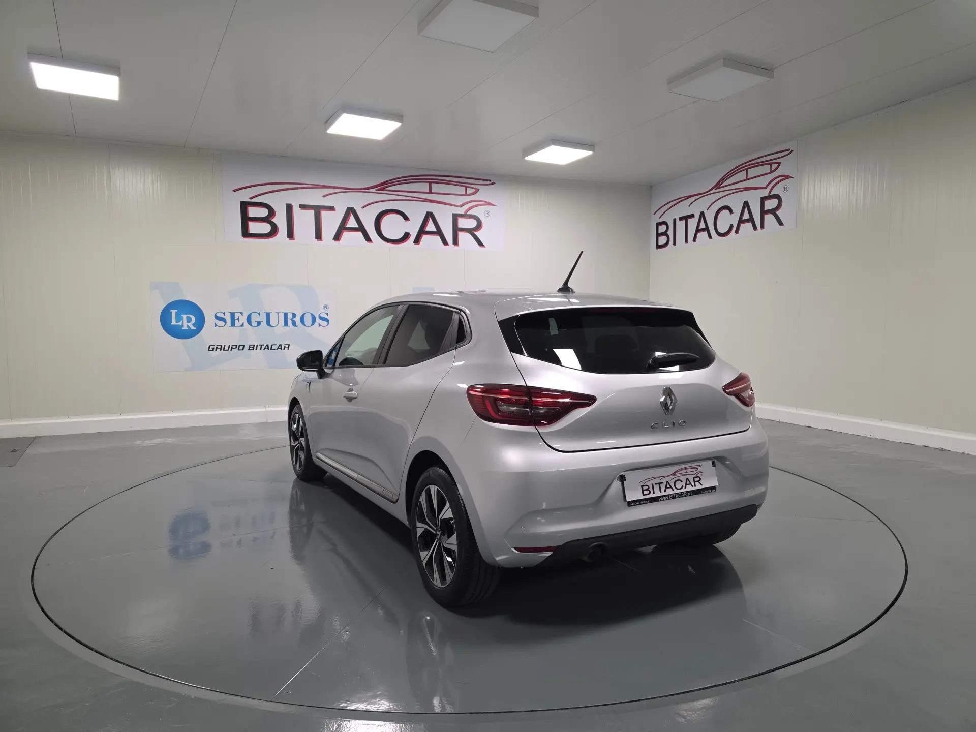 Renault Clio 1.0 TCE LIMITED 41