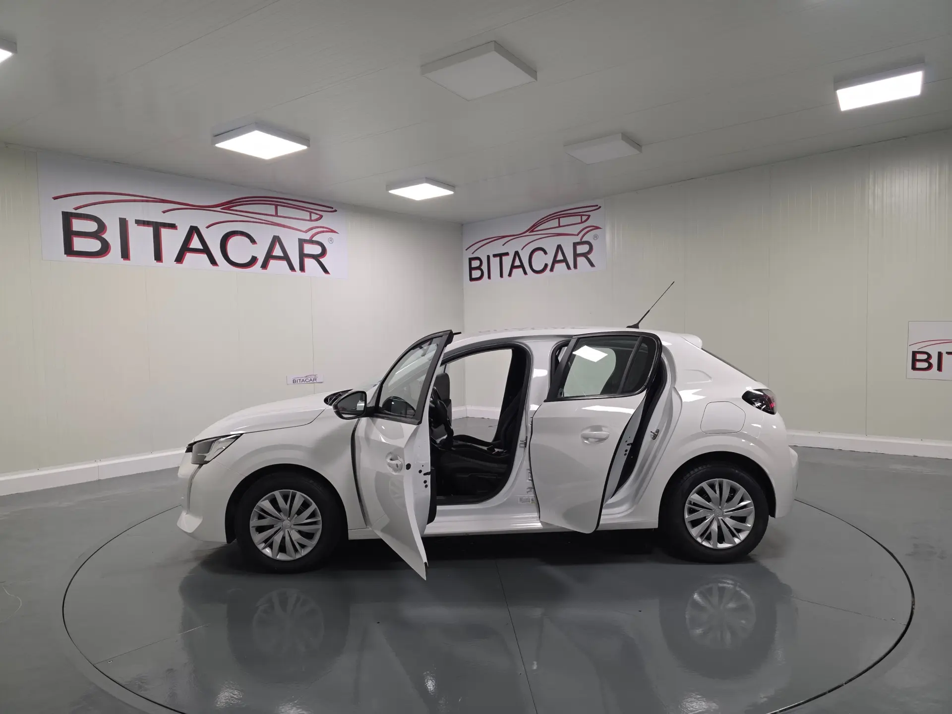 Peugeot 208 1.2 ACTIVE 54